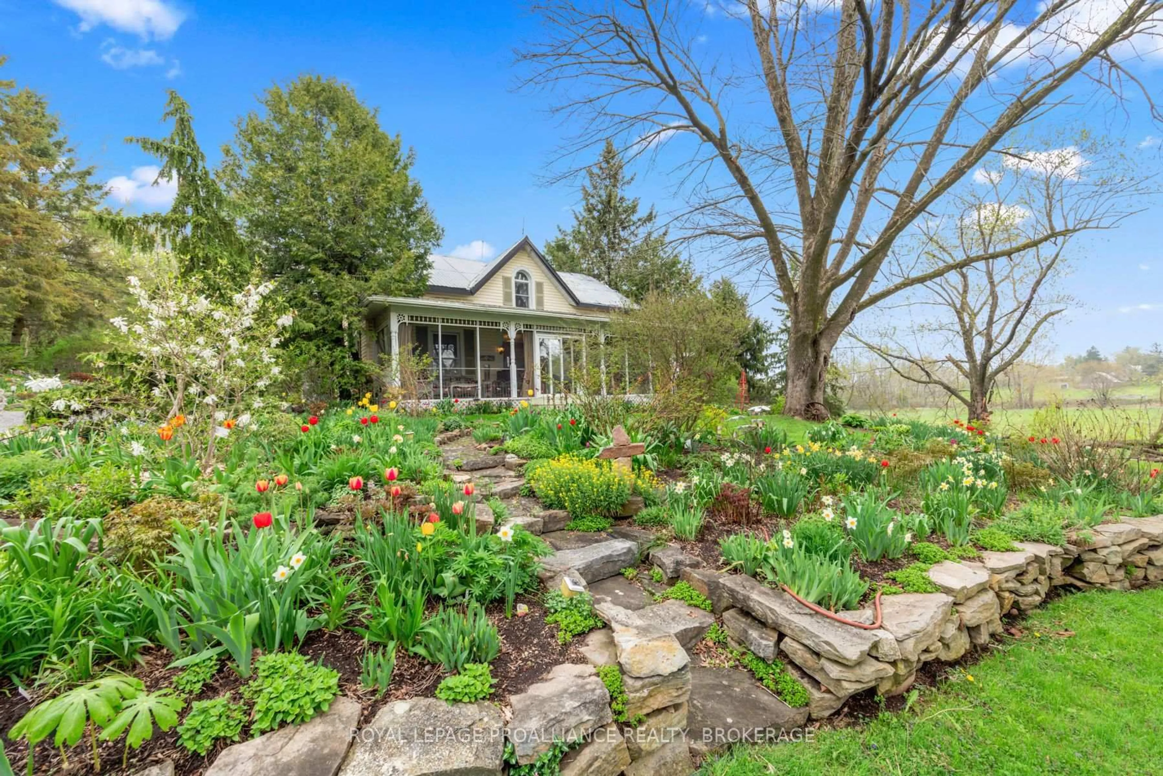 Patio, water/lake/river/ocean view for 2078 Sunbury Rd, Inverary Ontario K0H 1X0