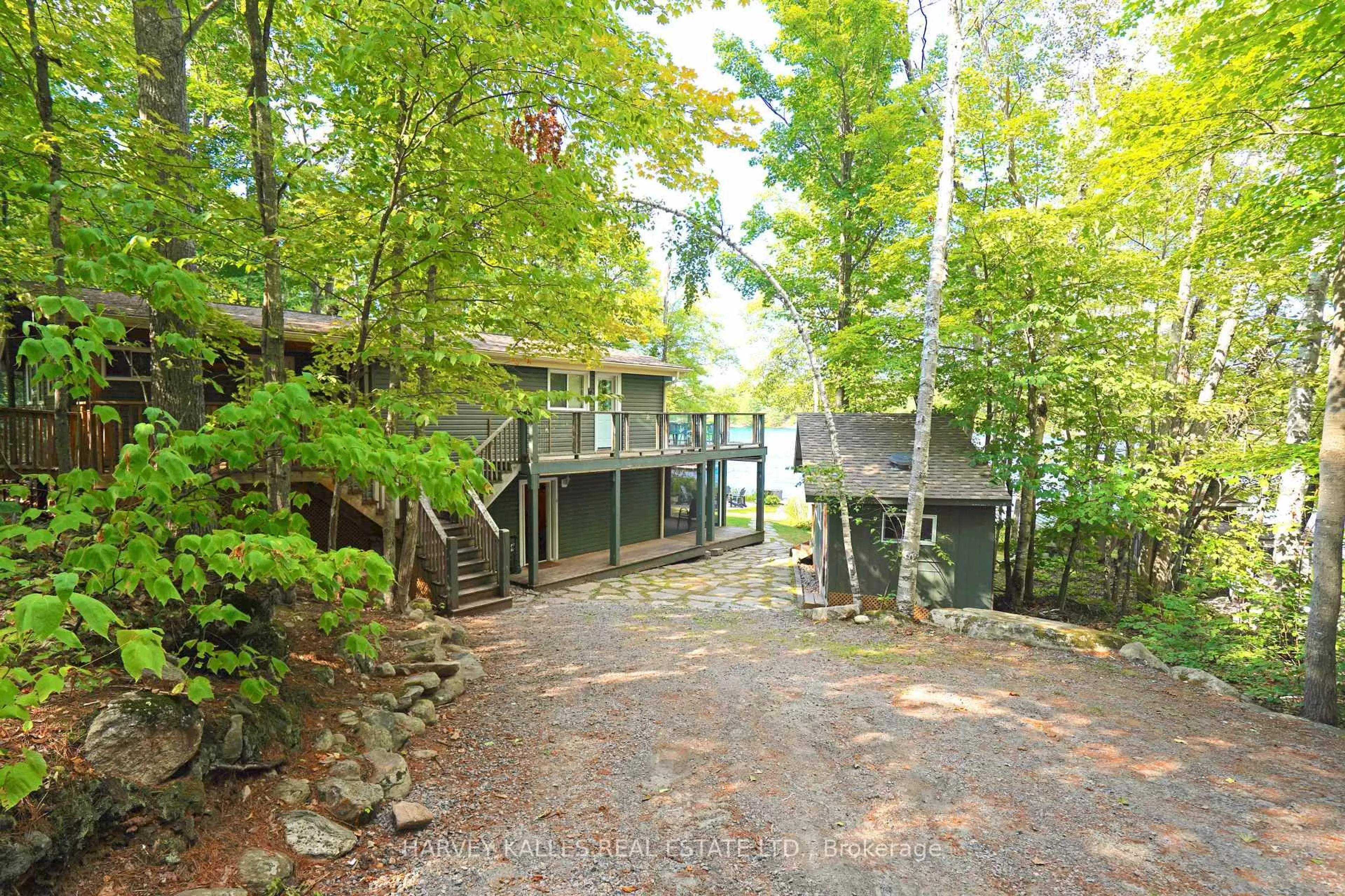 Patio, water/lake/river/ocean view for 83 Pinetree Rd, Gravenhurst Ontario P1P 1R2