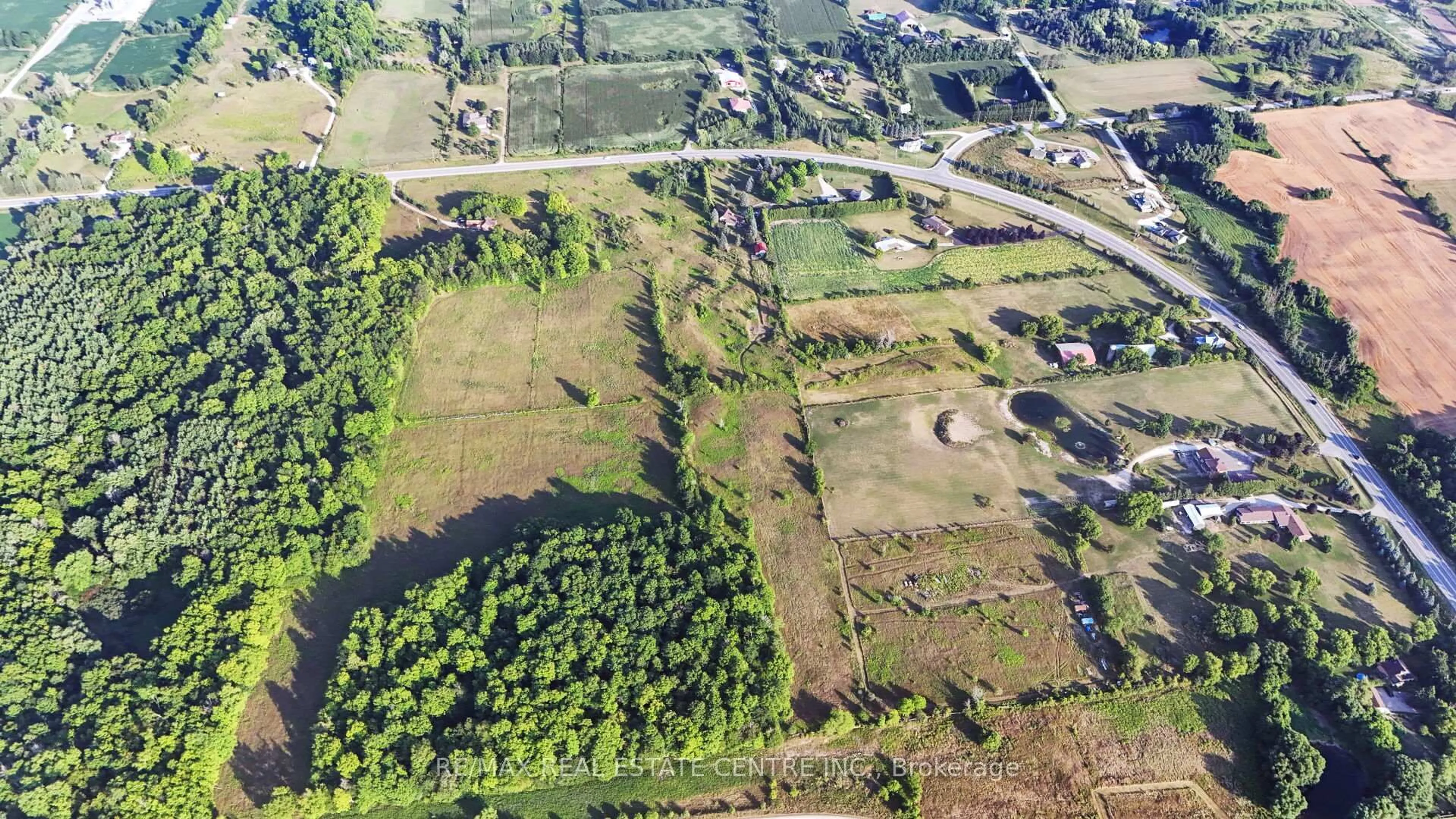 A pic from outside/outdoor area/front of a property/back of a property/a pic from drone, street for 8438 HWY 7, Guelph/Eramosa Ontario N0B 2K0