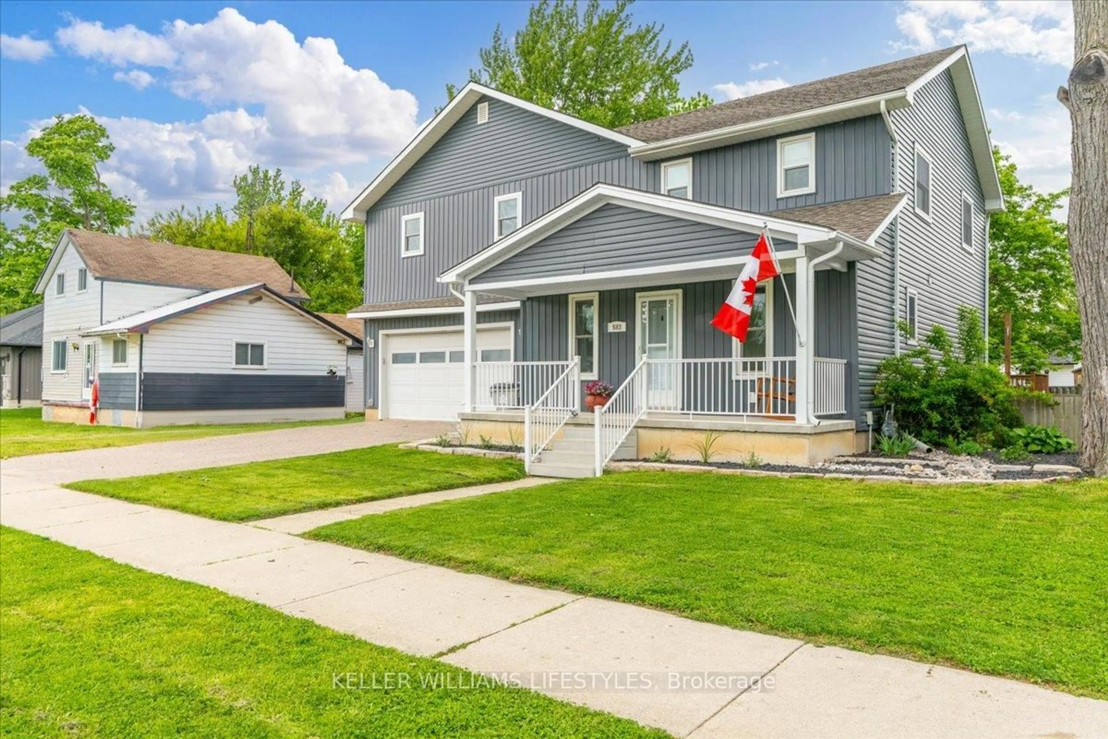 Home with vinyl exterior material, street for 583 ST.CLAIR St, Warwick Ontario N0M 2S0