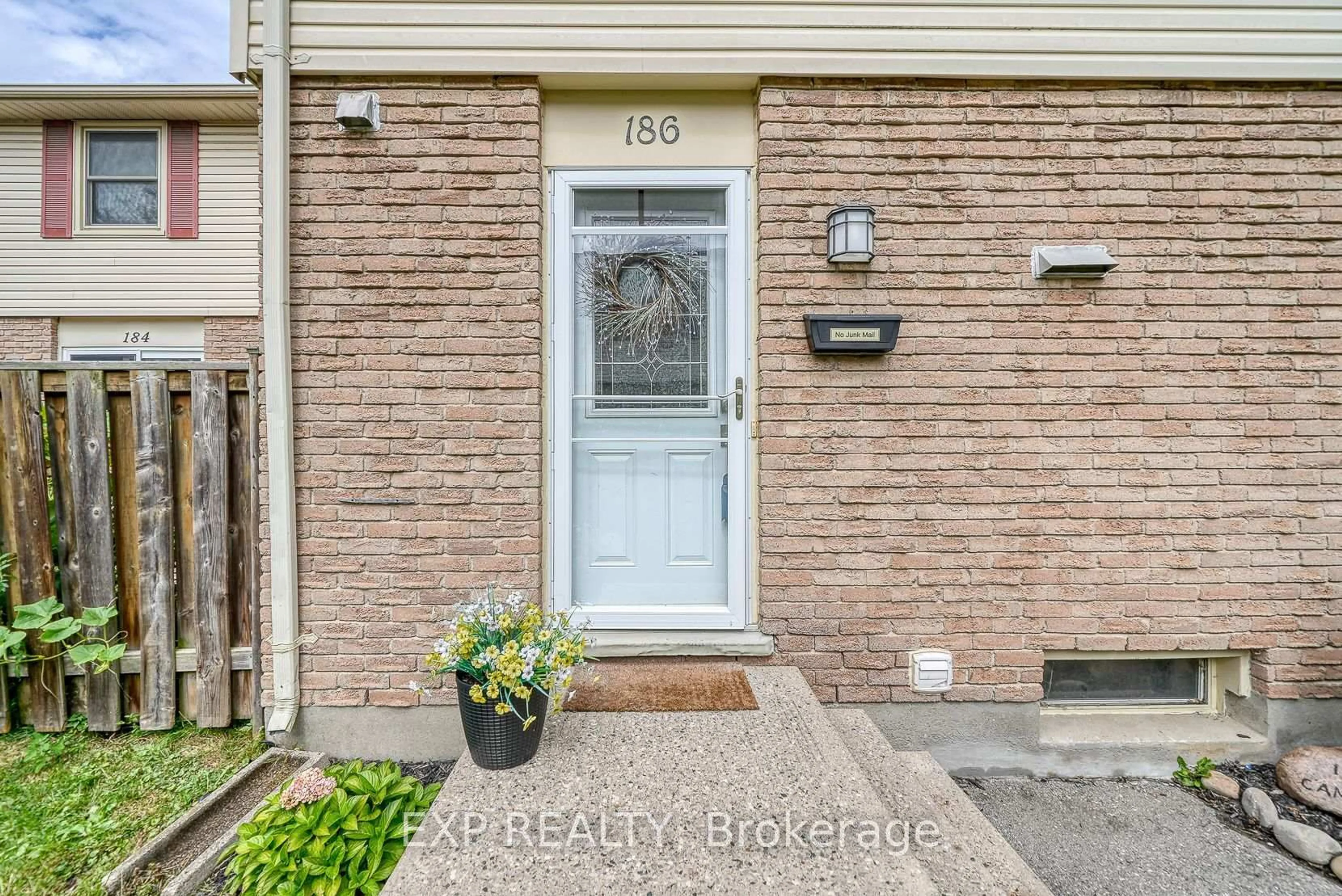Indoor entryway for 230 Clarke Rd #186, London East Ontario N5W 5P8