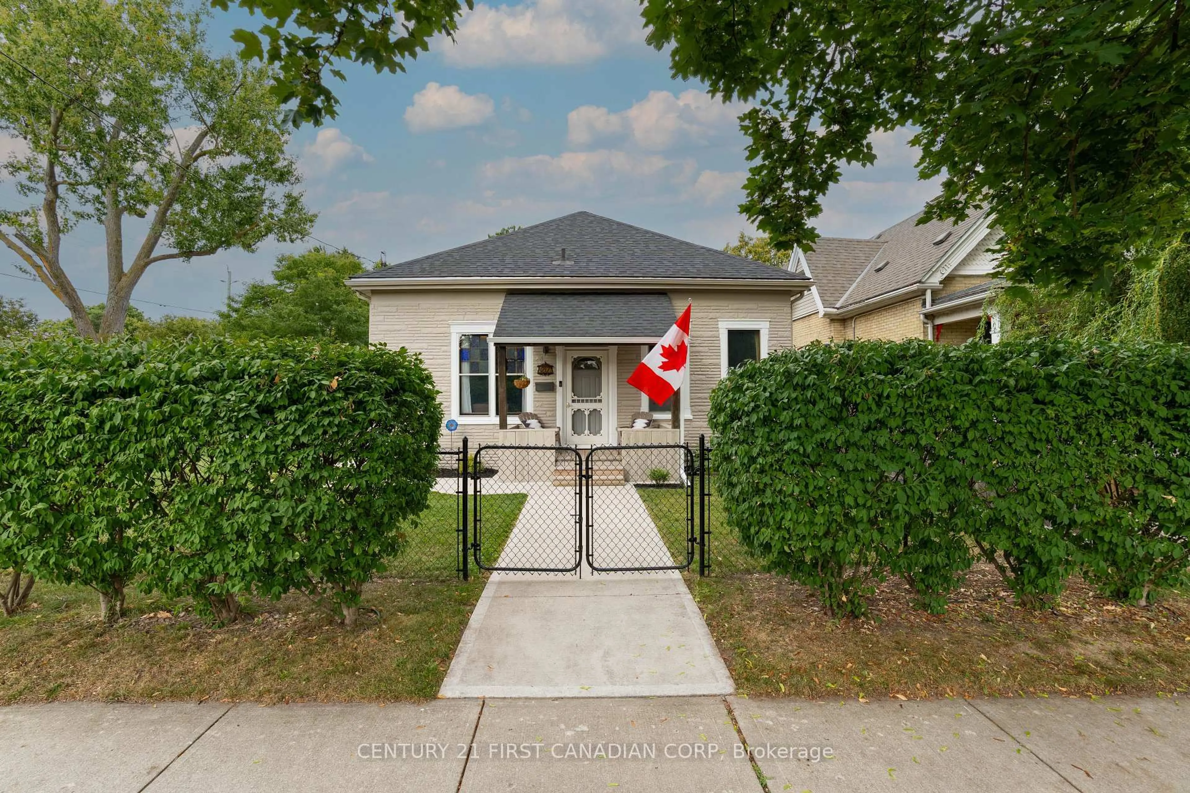 Unknown for 217 Waterloo St, London East Ontario N6B 2N2