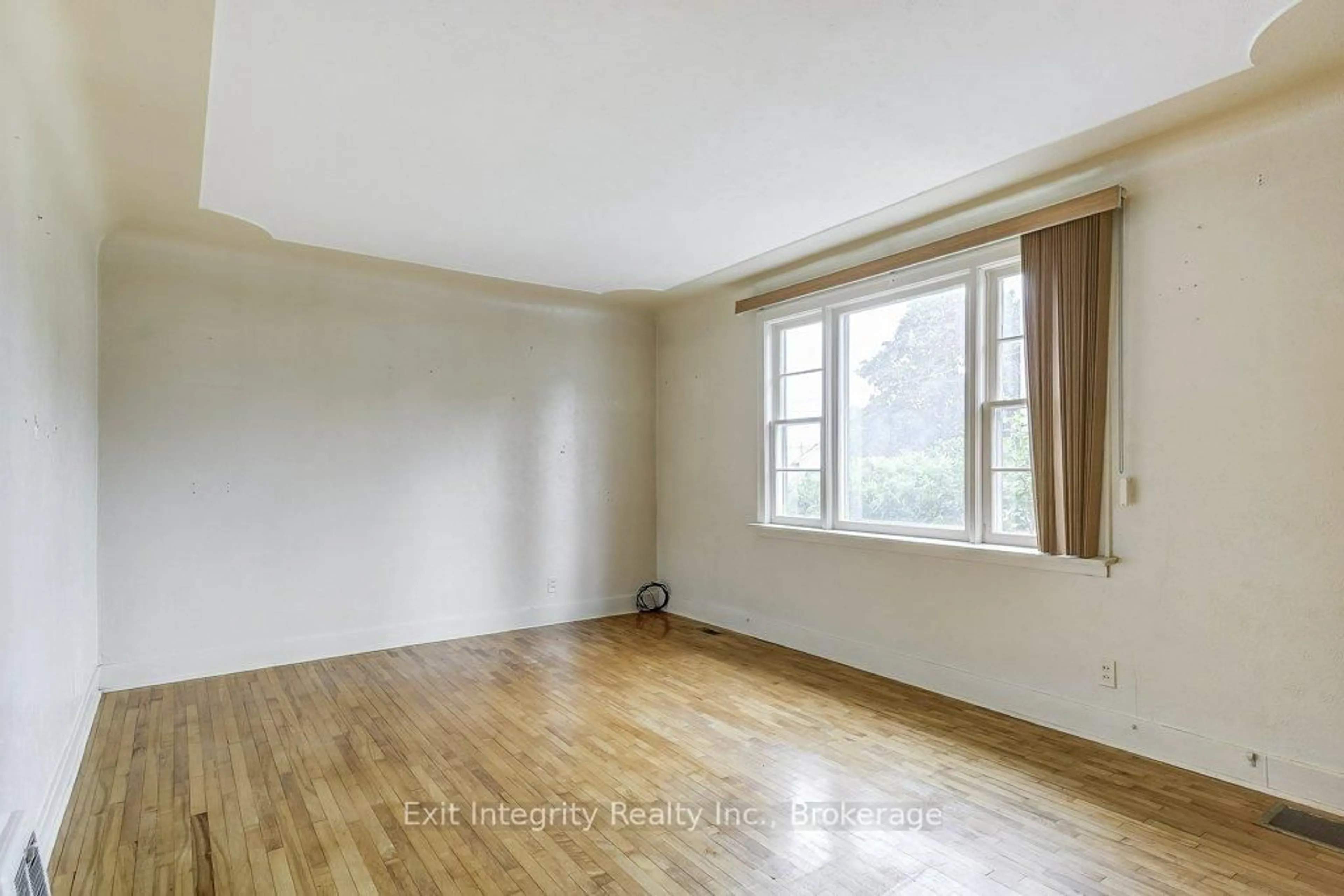 A pic of a room for 187 Edwin St, Kitchener Ontario N2H 4P1
