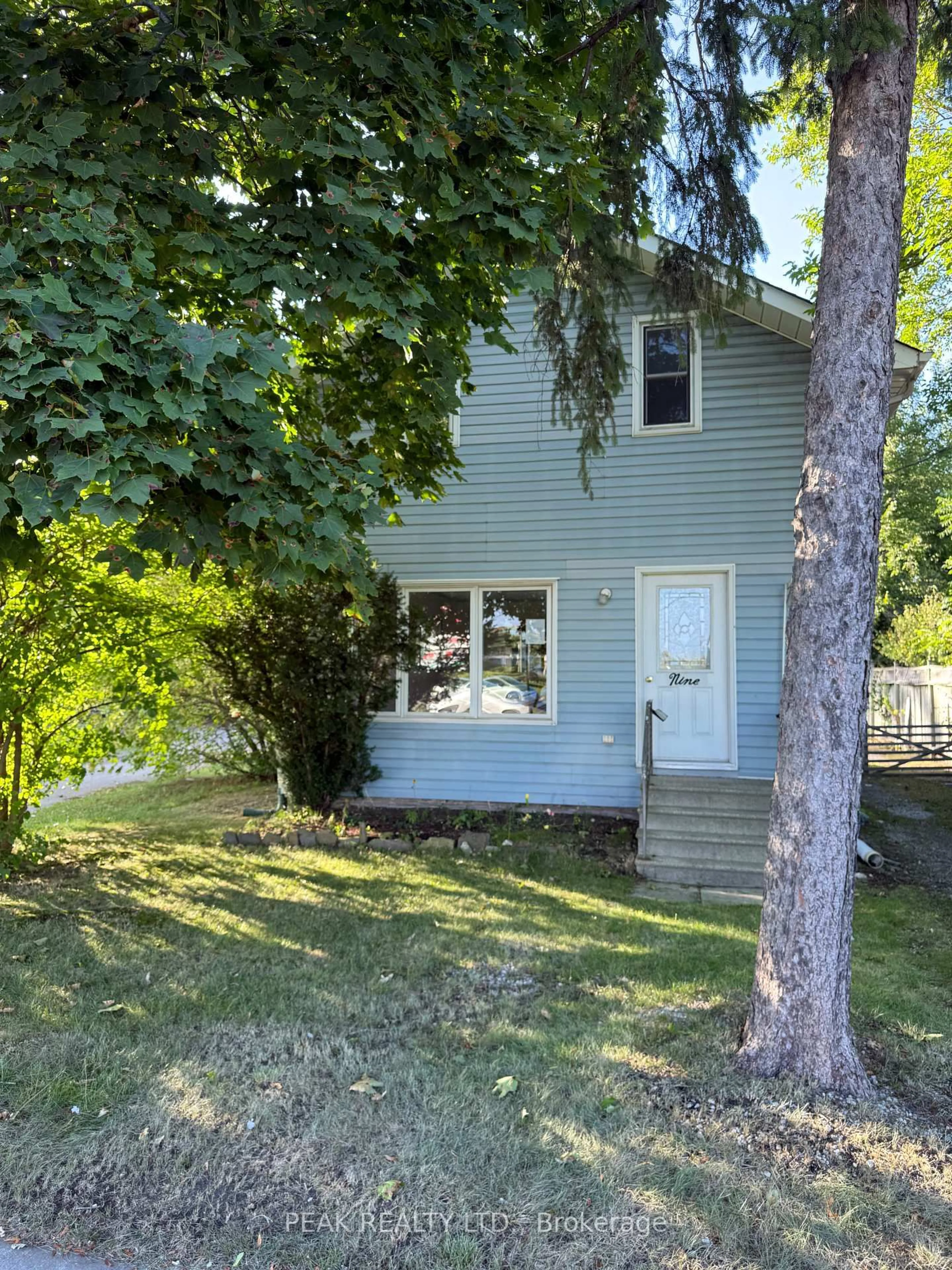 Home with vinyl exterior material, street for 9 Bloomingdale Rd, Kitchener Ontario N2K 1A3