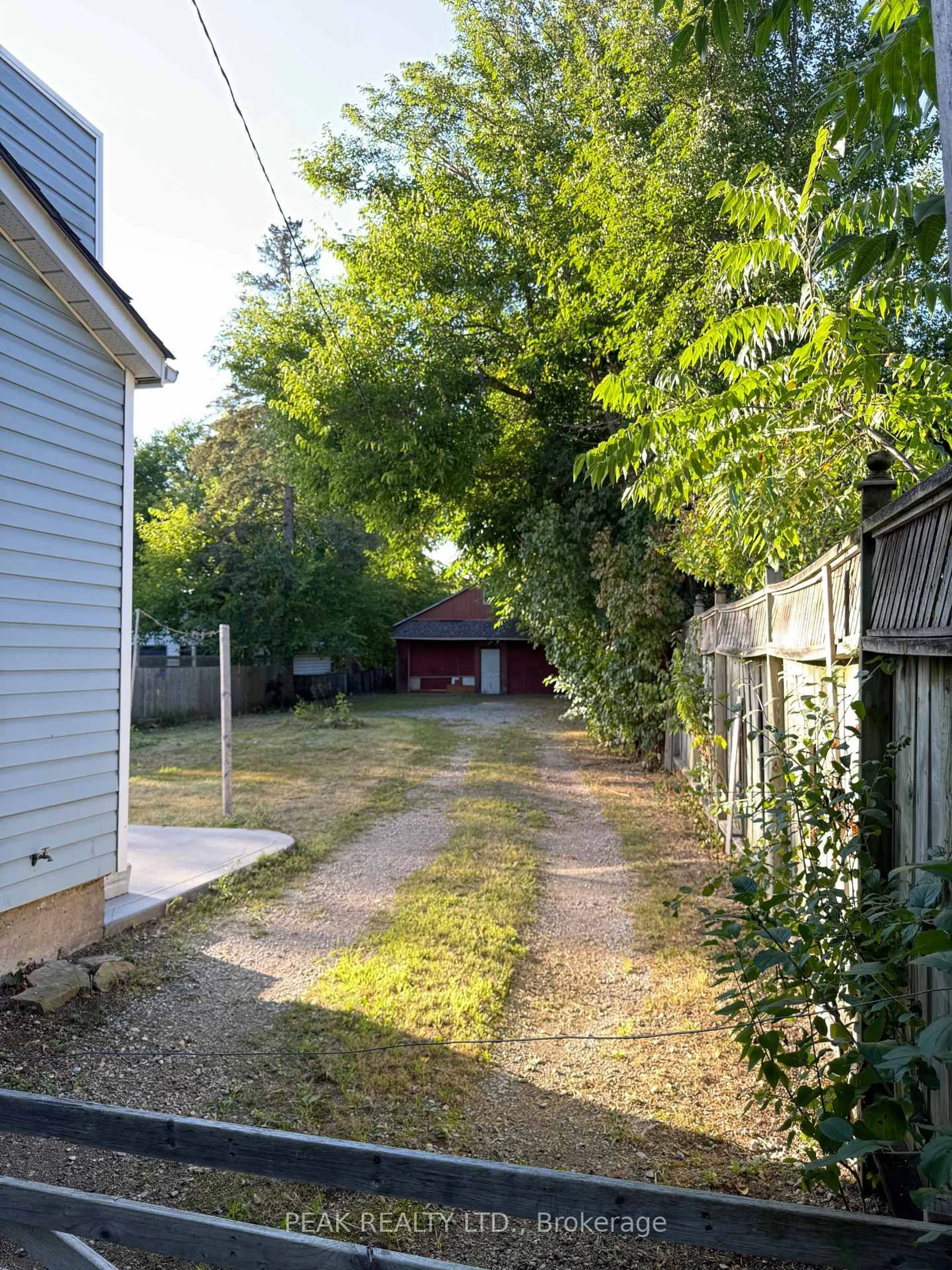 A pic from outside/outdoor area/front of a property/back of a property/a pic from drone, street for 9 Bloomingdale Rd, Kitchener Ontario N2K 1A3