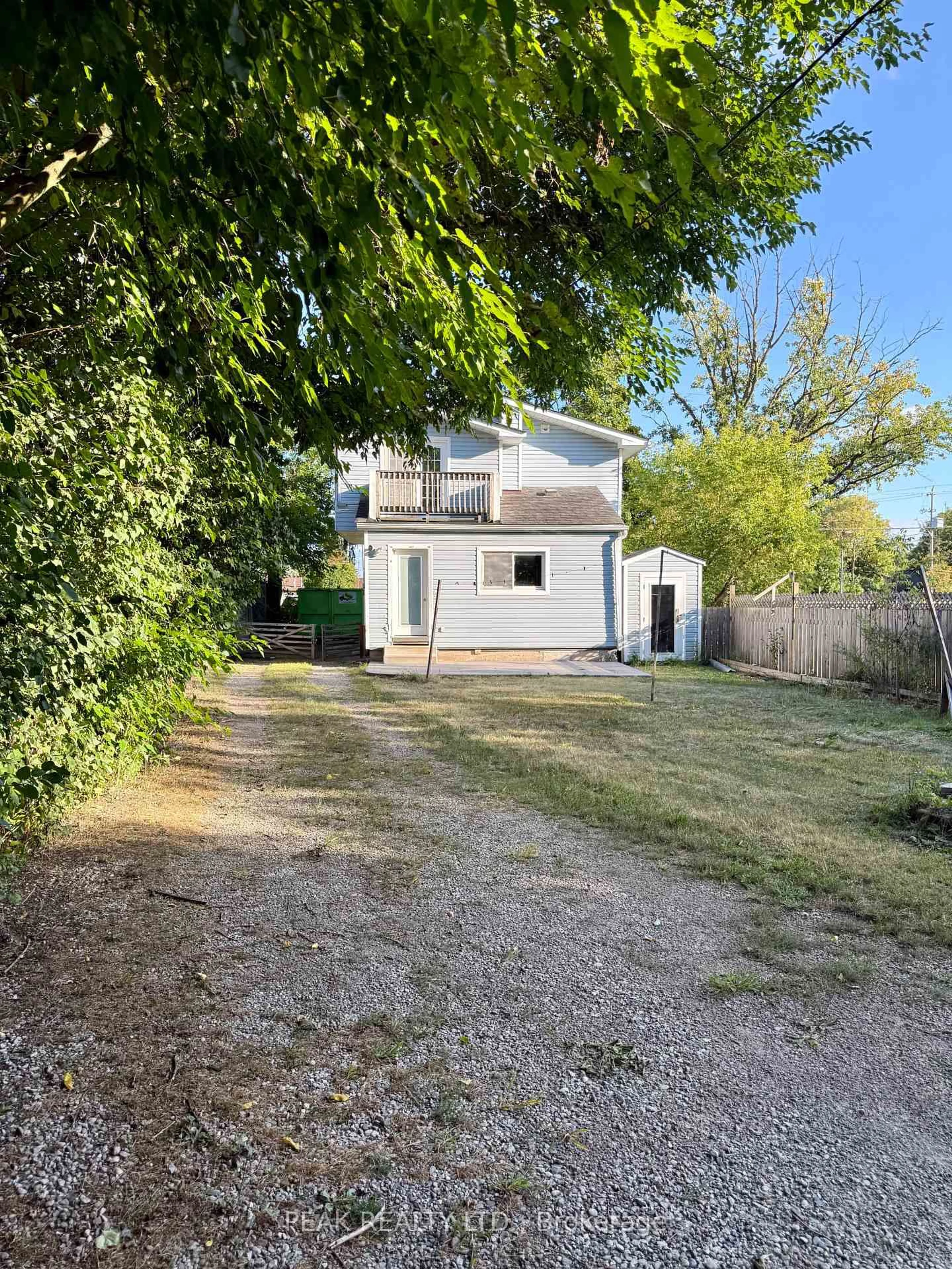 A pic from outside/outdoor area/front of a property/back of a property/a pic from drone, street for 9 Bloomingdale Rd, Kitchener Ontario N2K 1A3