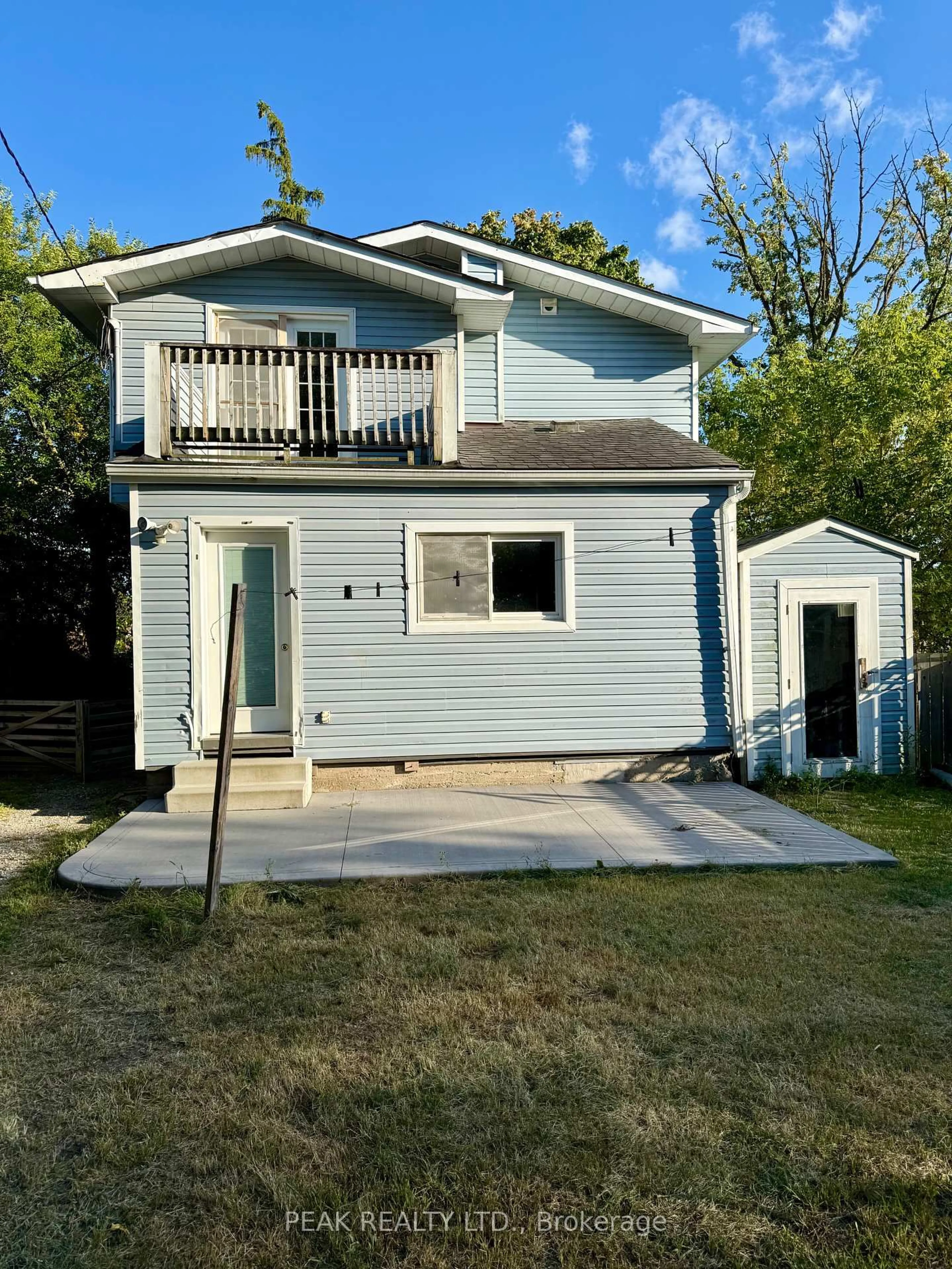 Home with vinyl exterior material, street for 9 Bloomingdale Rd, Kitchener Ontario N2K 1A3