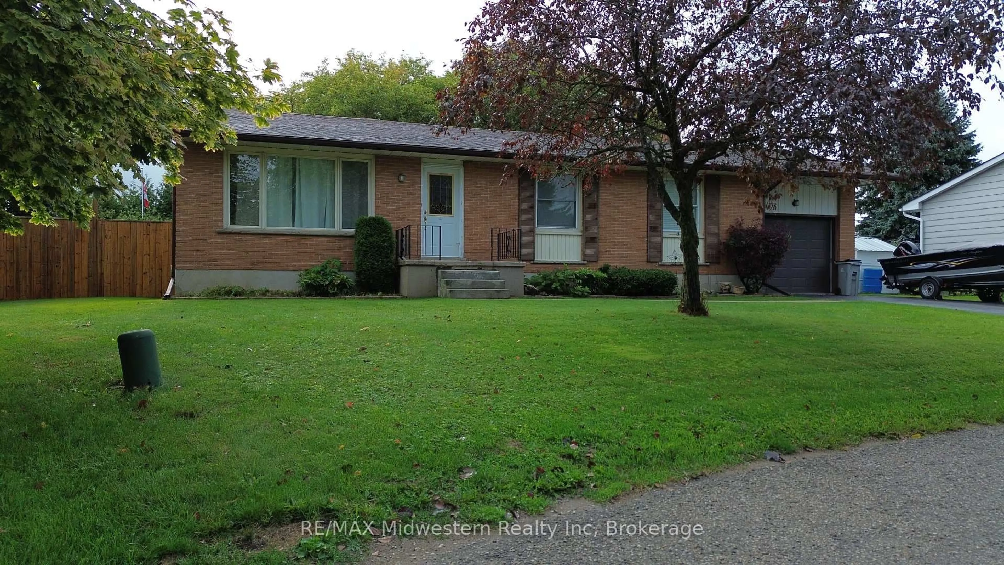 Unknown for 2 Kilberg Crt, North Perth Ontario N4W 1P1