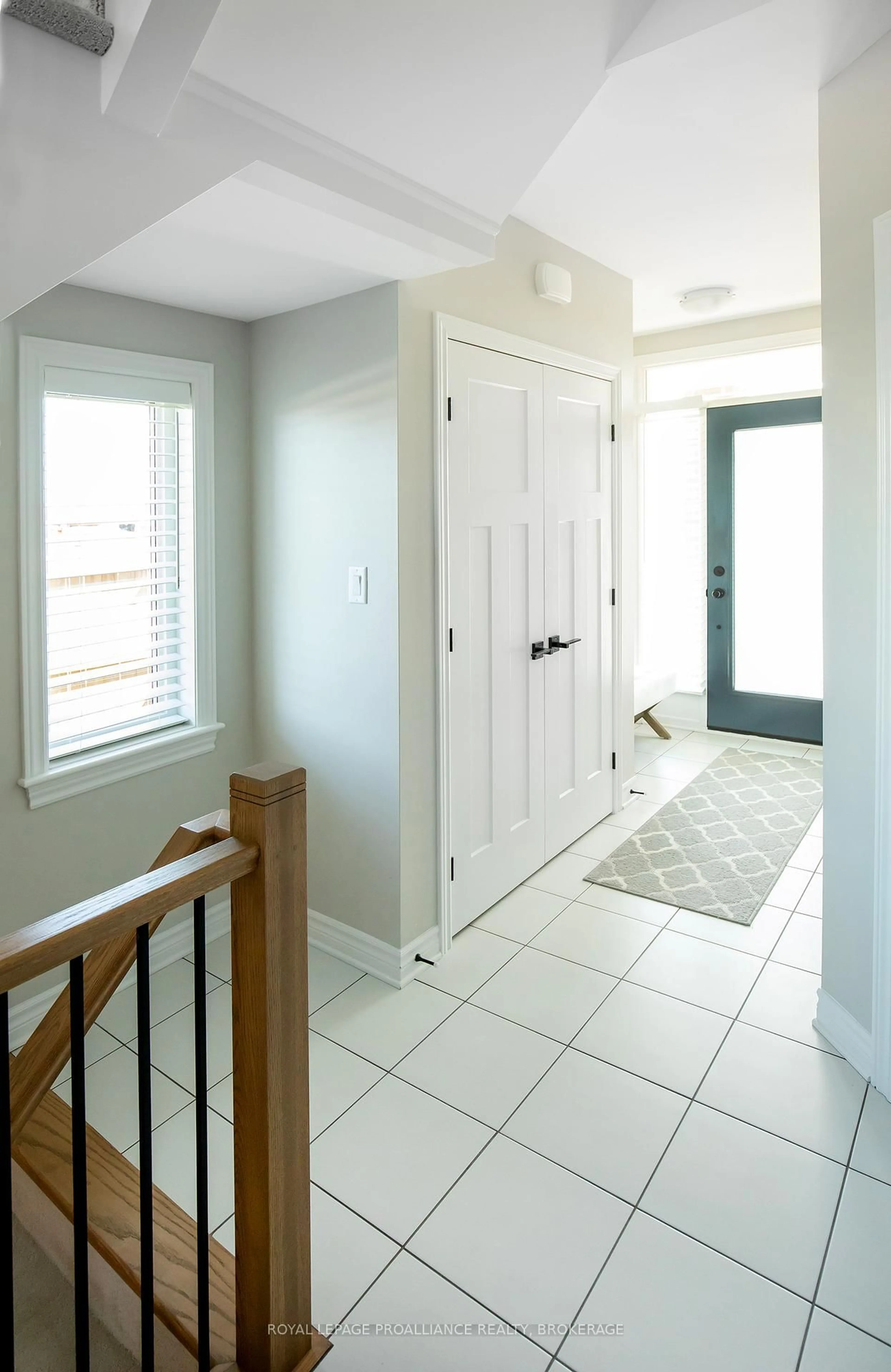 Indoor entryway for 1390 Demers Ave, Kingston Ontario K7M 0H8