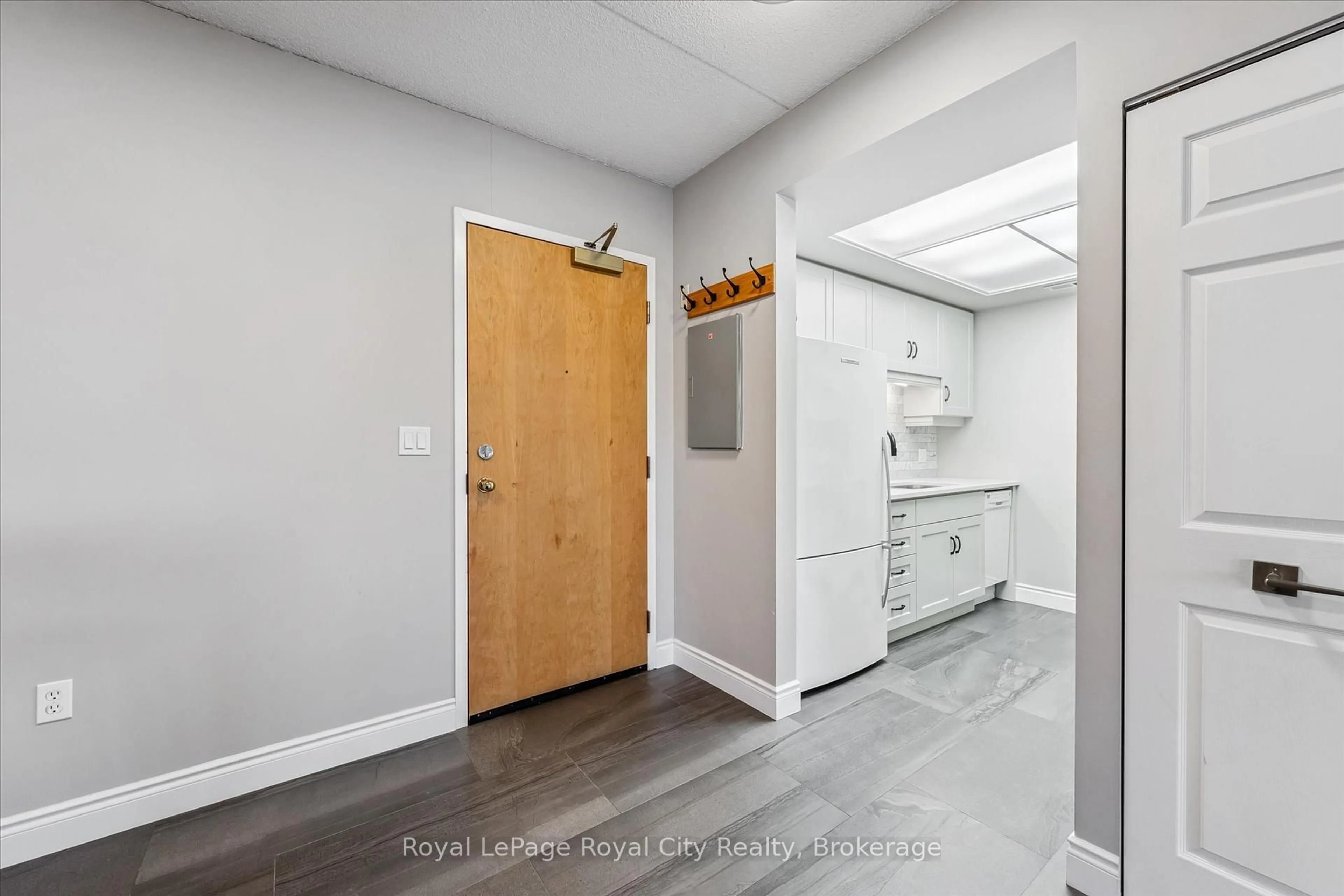Unknown for 105 Bagot St #403, Guelph Ontario N1H 8H4