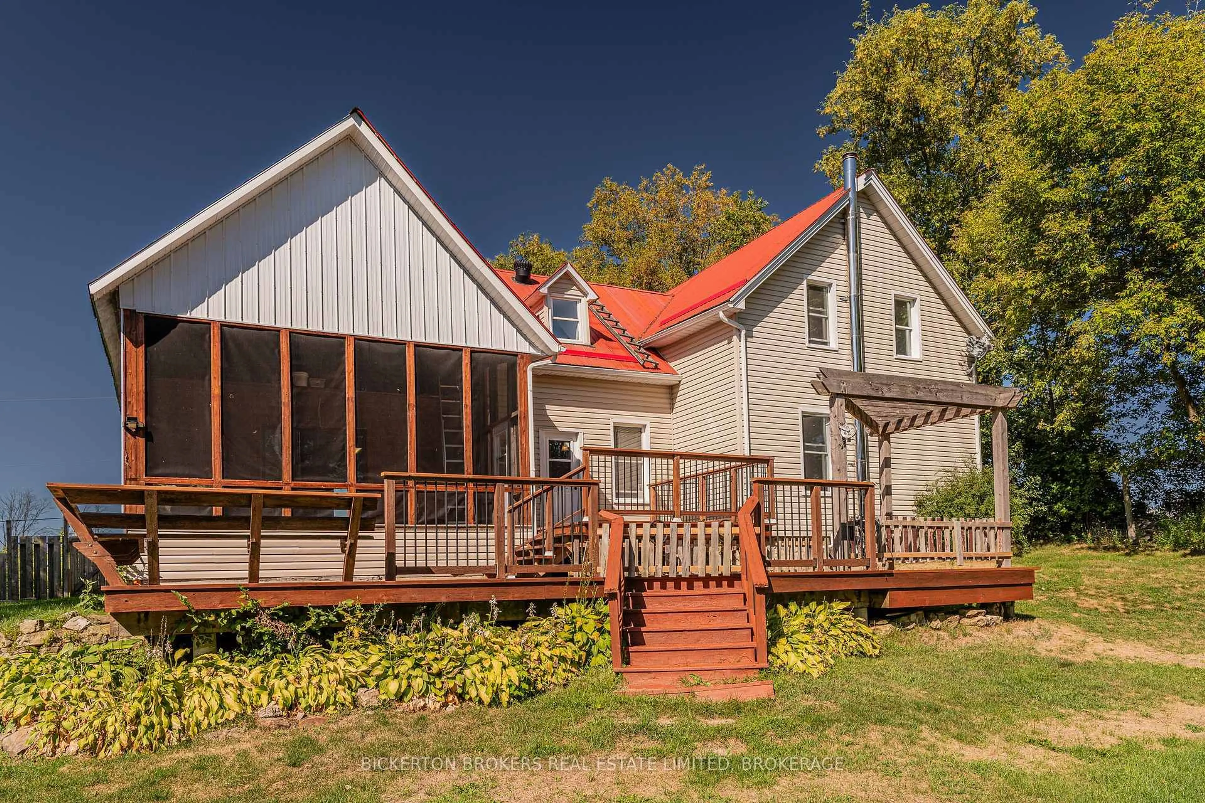 Patio, building for 55 Union Rd, Front of Leeds & Seeleys Bay Ontario K0E 1L0