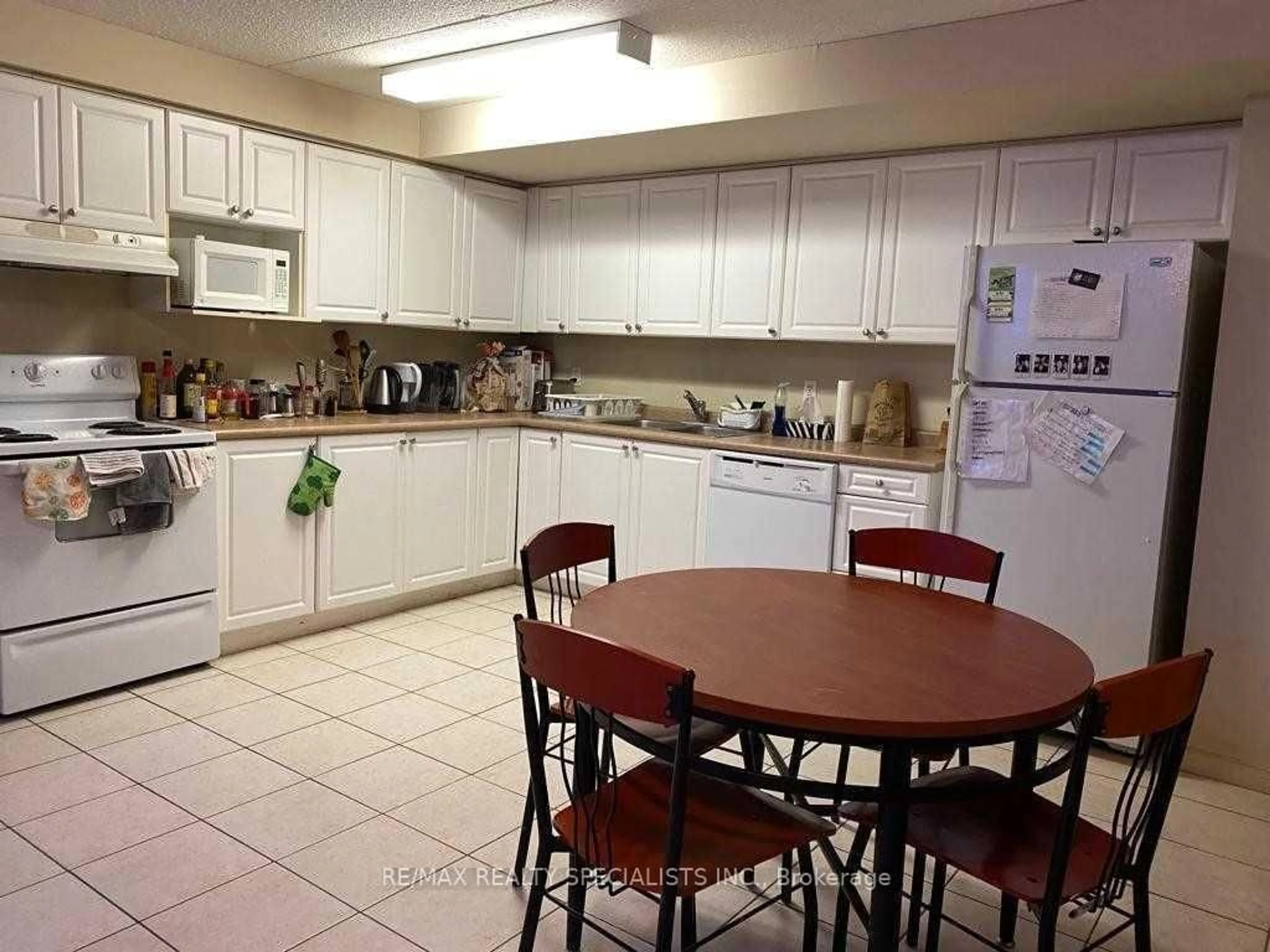 Standard kitchen, unknown for 261 Lester St #101, Waterloo Ontario N2L 3W6
