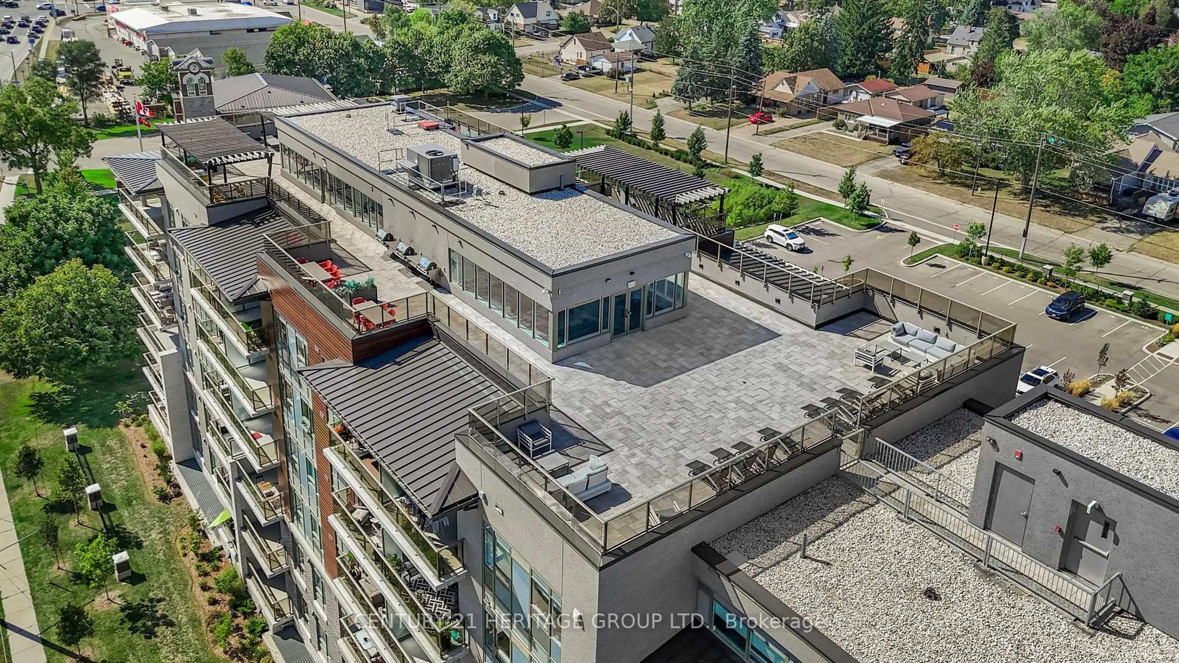 A pic from outside/outdoor area/front of a property/back of a property/a pic from drone, city buildings view from balcony for 34 Norman St #606, Brantford Ontario N3R 2Y1