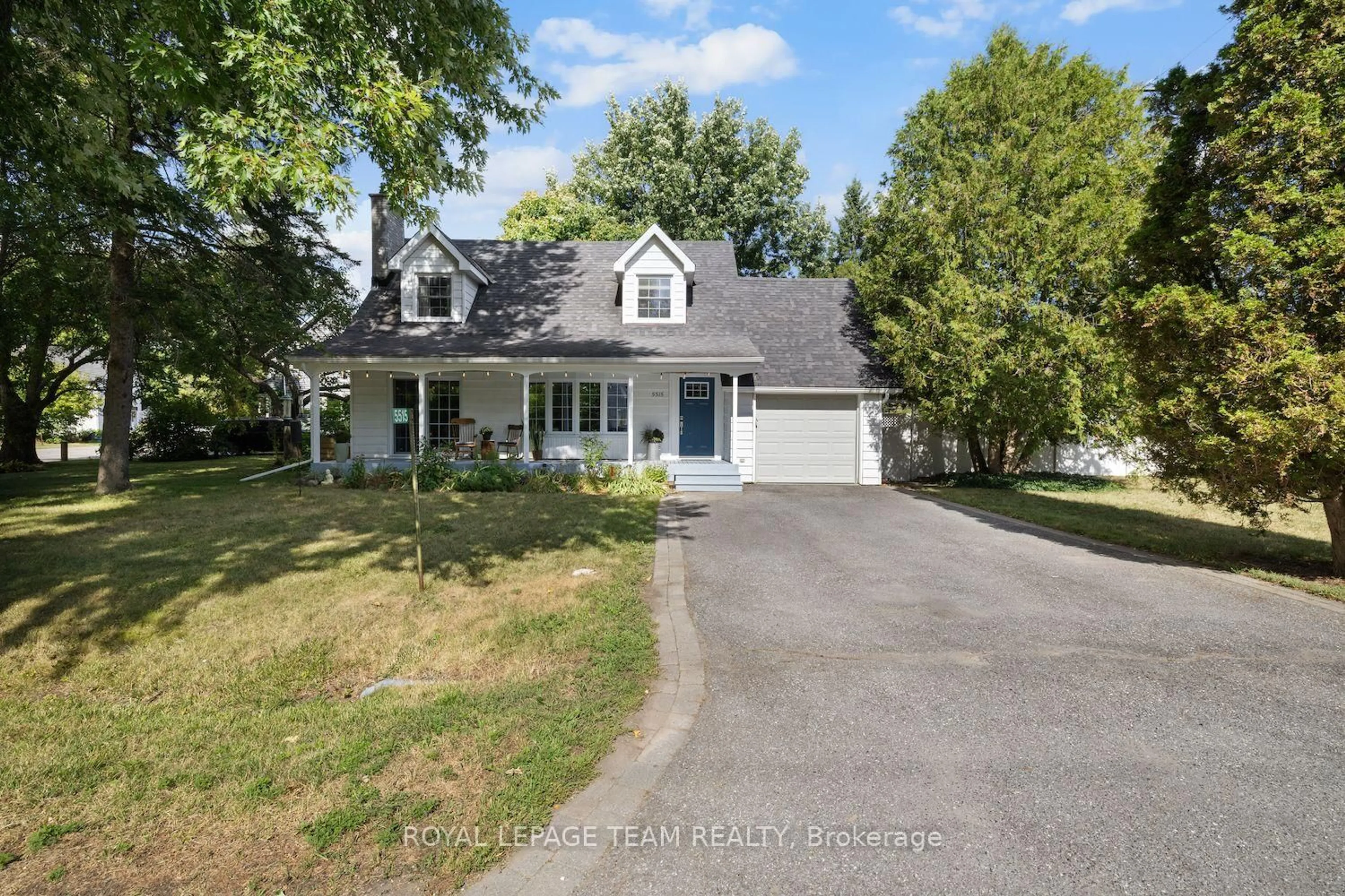 A pic from outside/outdoor area/front of a property/back of a property/a pic from drone, street for 5515 Millview St, Ottawa Ontario K4M 1J3