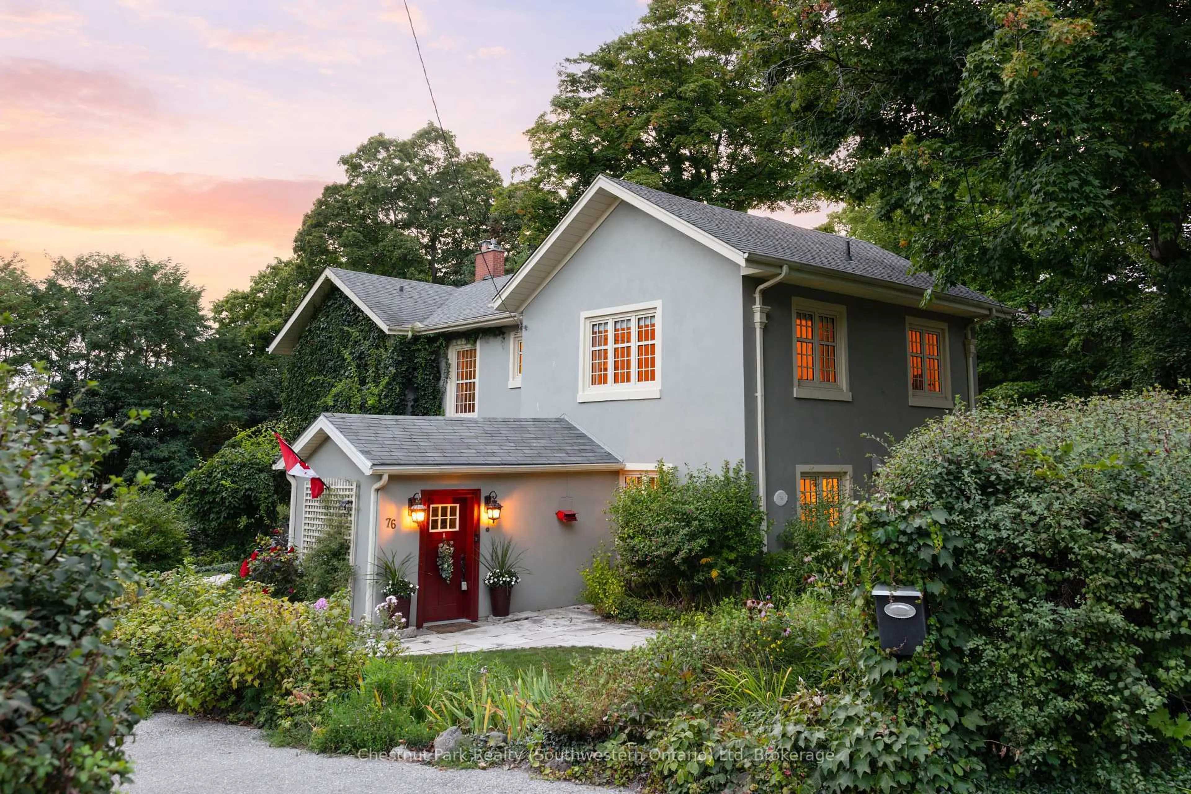 Unknown for 76 Queen St, Guelph Ontario N1E 4R8