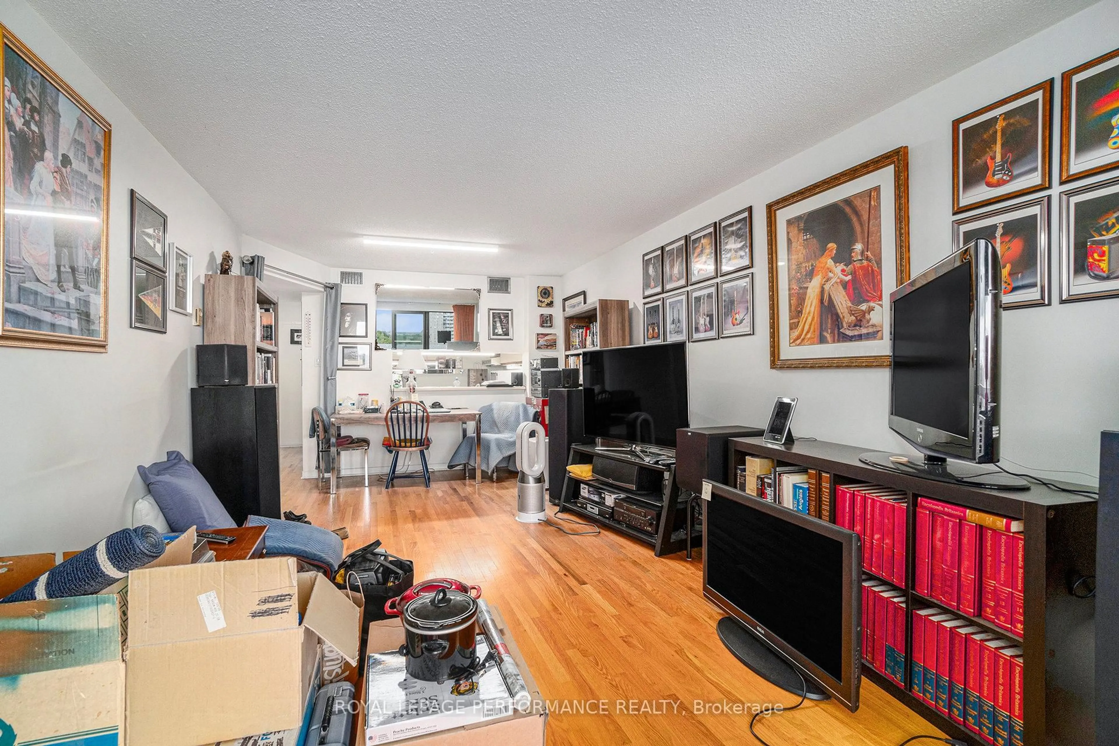 A pic of a room for 1180 Ohio St #502, Ottawa Ontario K1H 8N5