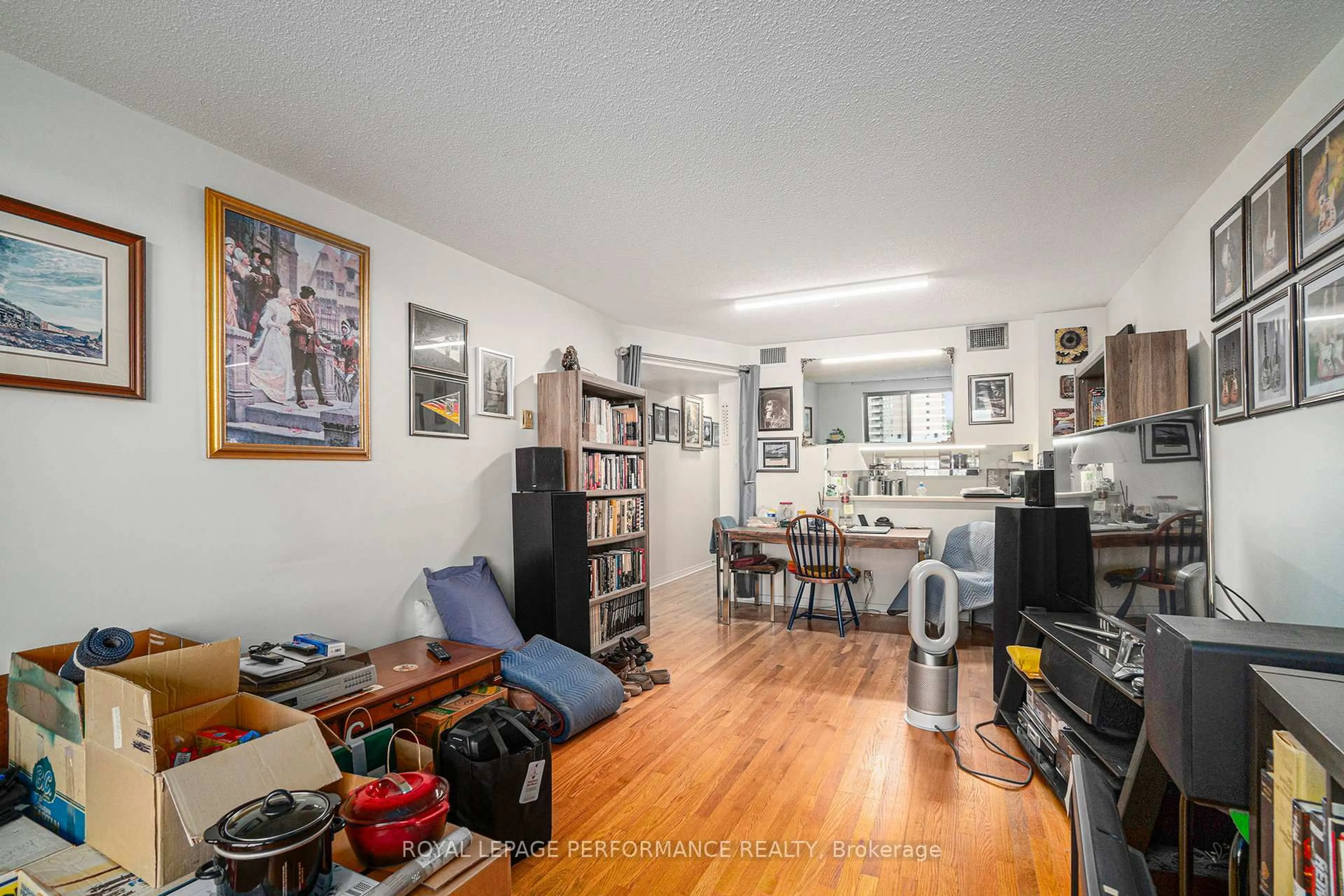 A pic of a room for 1180 Ohio St #502, Ottawa Ontario K1H 8N5