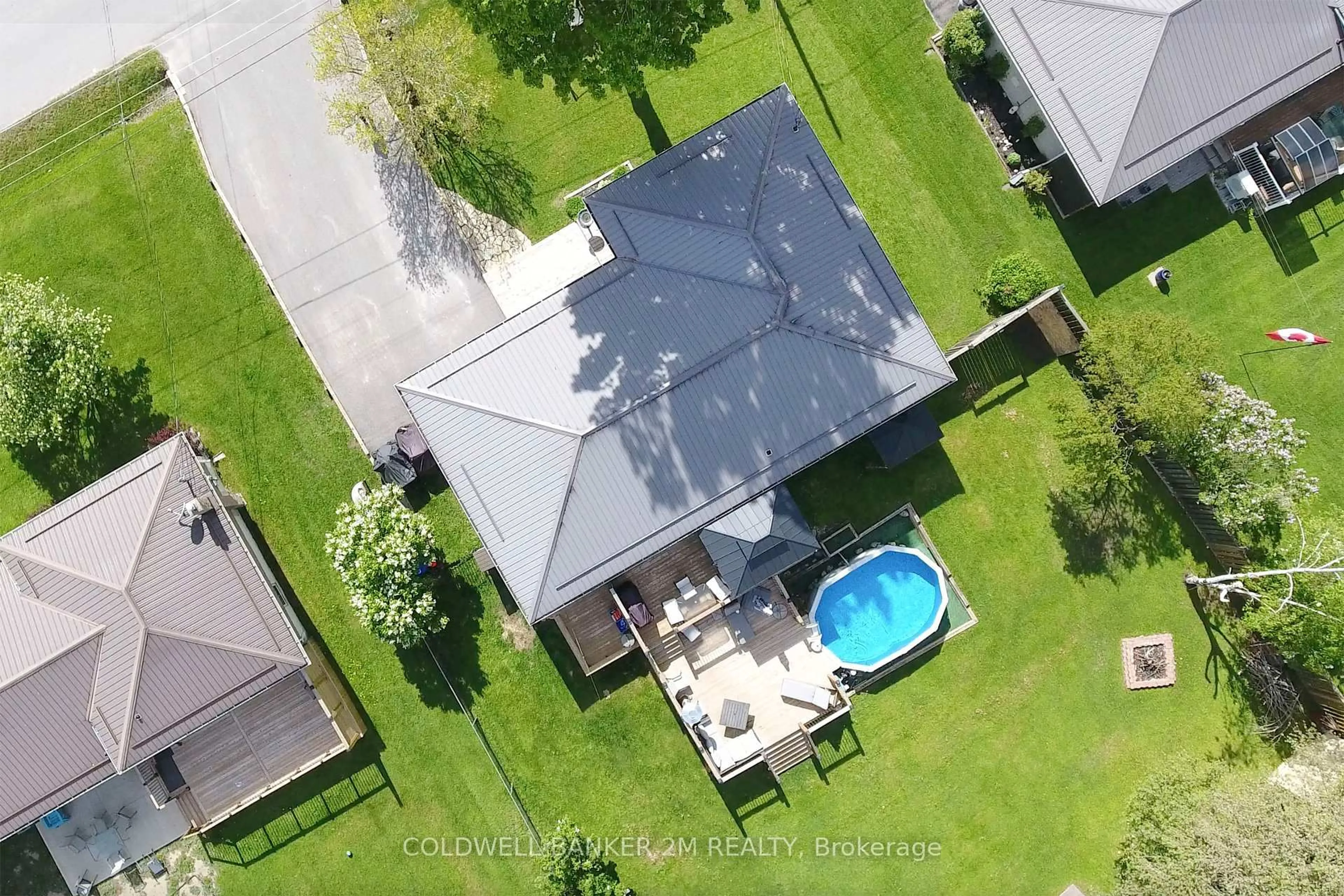 A pic from outside/outdoor area/front of a property/back of a property/a pic from drone, street for 27 Anne St, Cavan Monaghan Ontario L0A 1G0