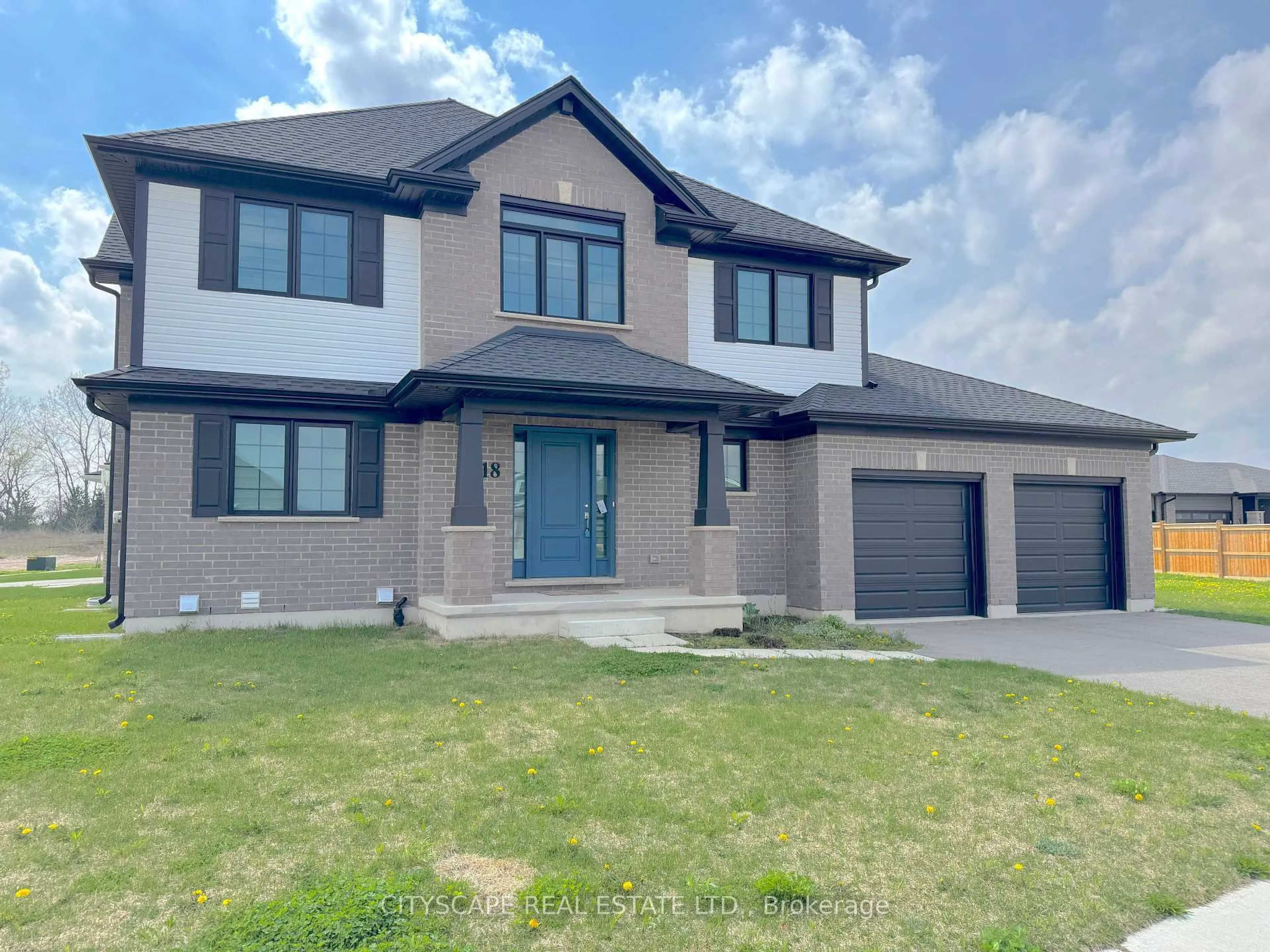 Home with vinyl exterior material, street for 118 Benjamin Pkwy, St. Thomas Ontario N5R 0L6