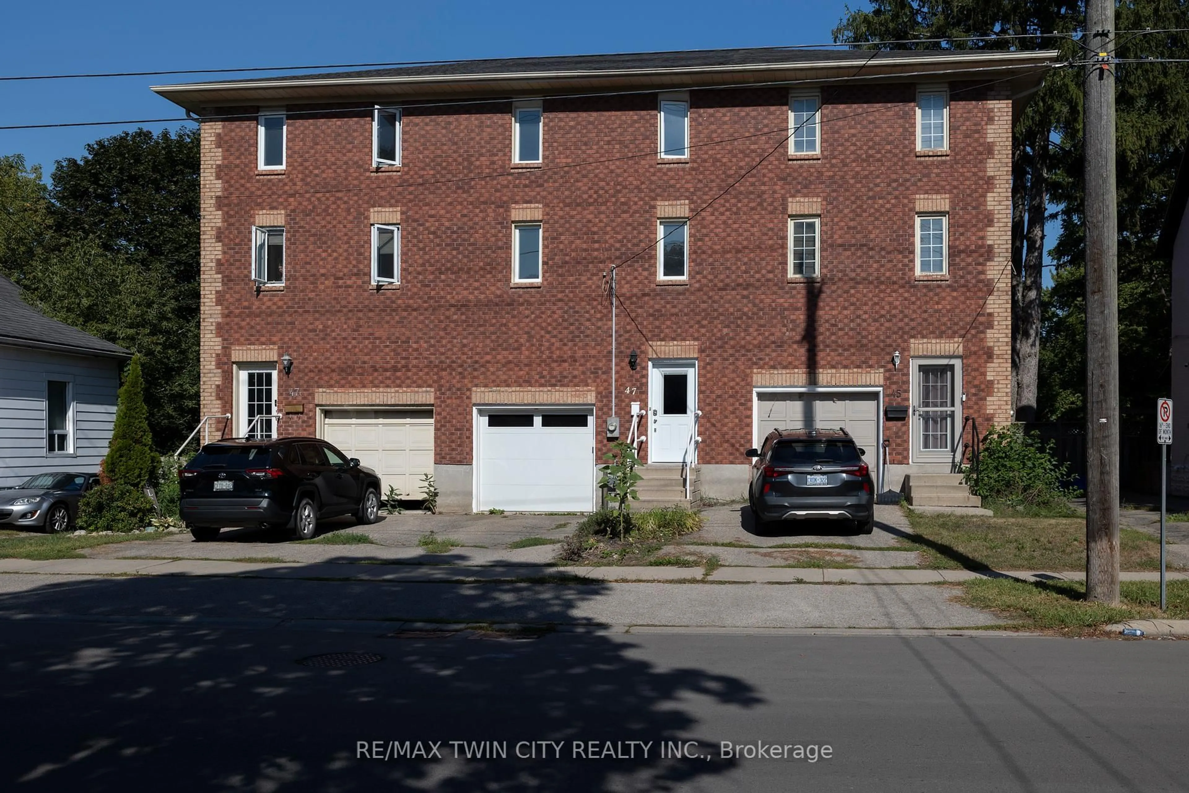 Home with brick exterior material, street for 47 WALNUT St, Brantford Ontario N3T 1H1