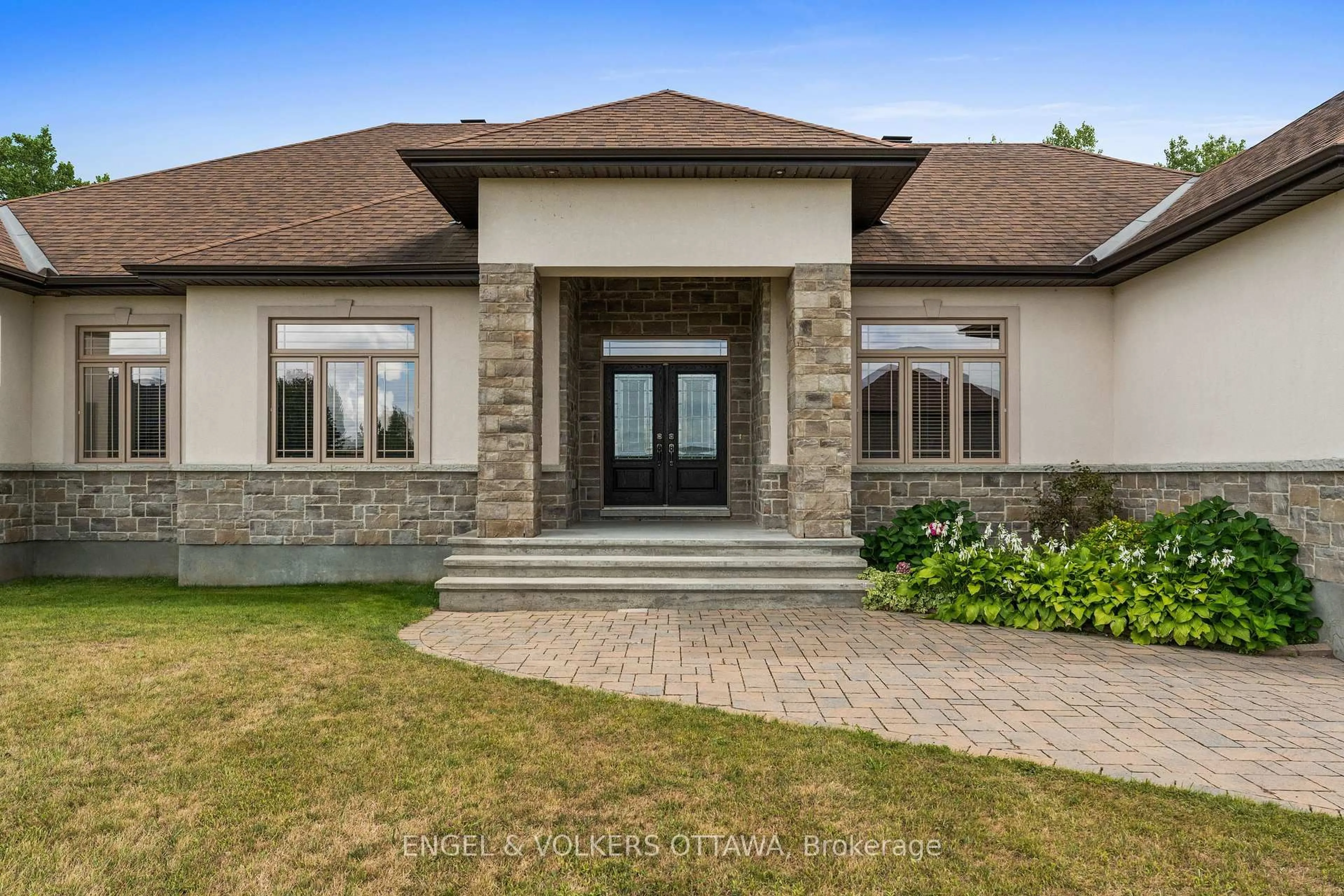 Home with brick exterior material, unknown for 7510 Village Centre Pl, Ottawa Ontario K4P 0C8