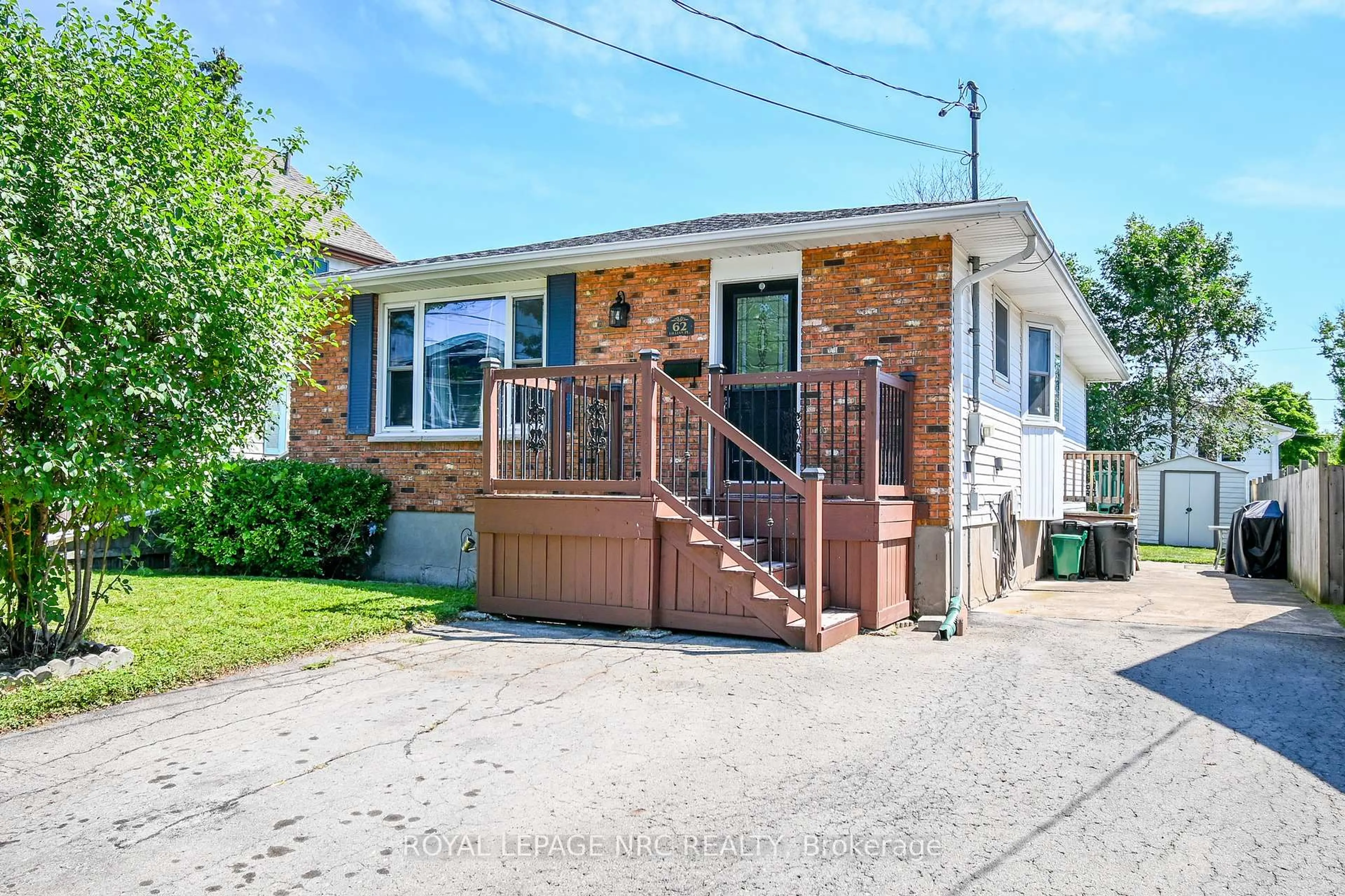 Home with brick exterior material, street for 62 Lillian Pl, Fort Erie Ontario L2A 5M2