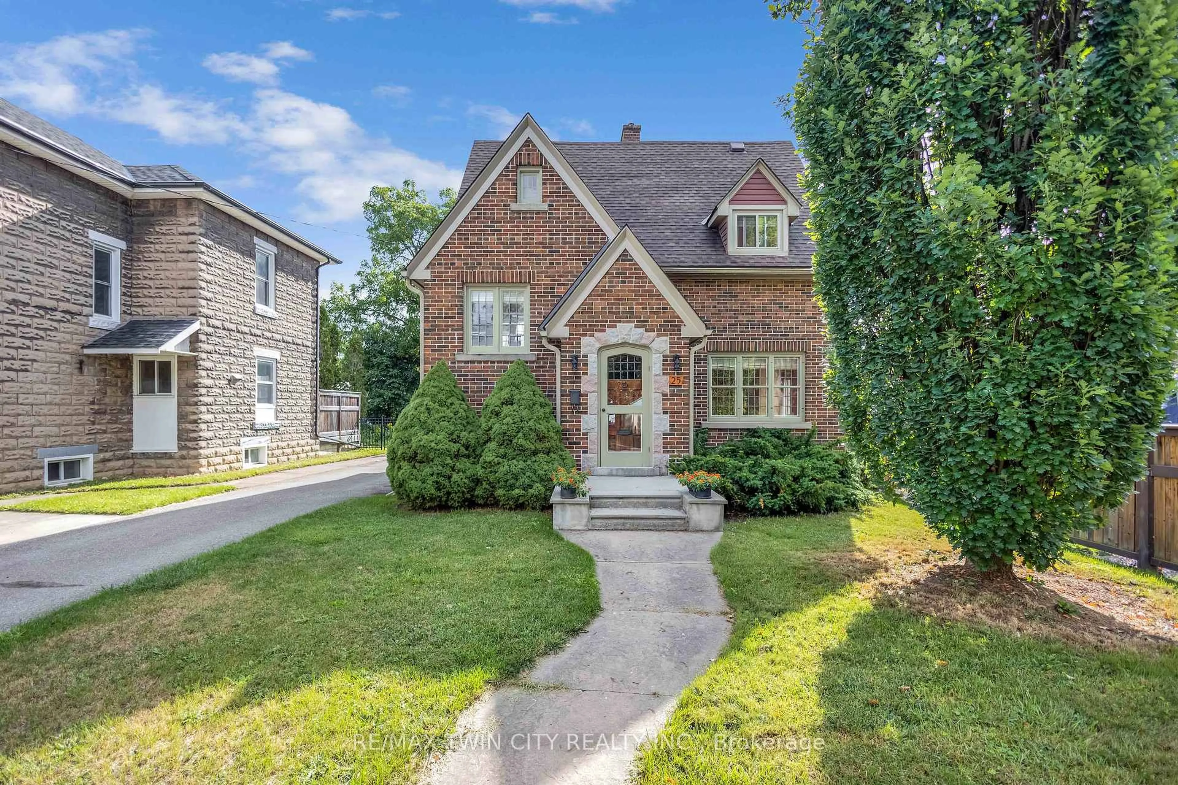 Home with brick exterior material, street for 25 Broadway St, Brant Ontario N3L 2R3