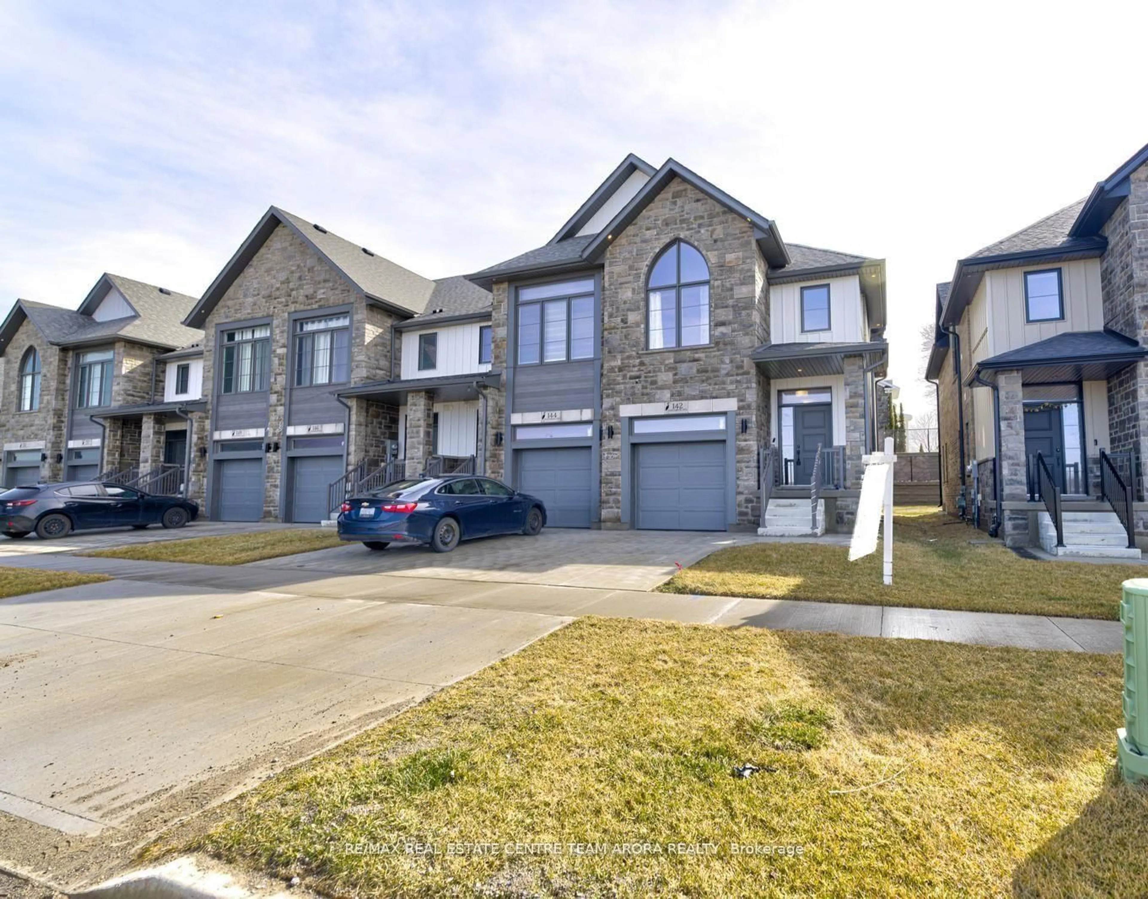 Unknown for 142 Queensbrook Cres, Cambridge Ontario N1S 0E4