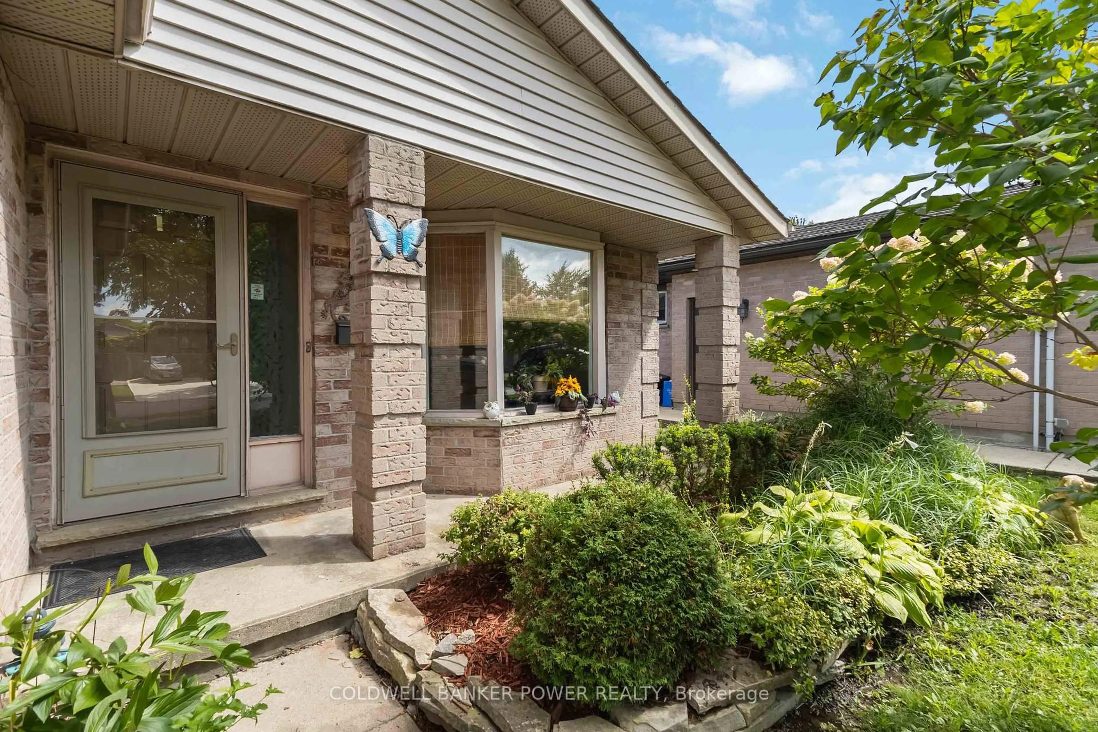 Unknown for 293 Banbury Cres, London South Ontario N5Z 4T9