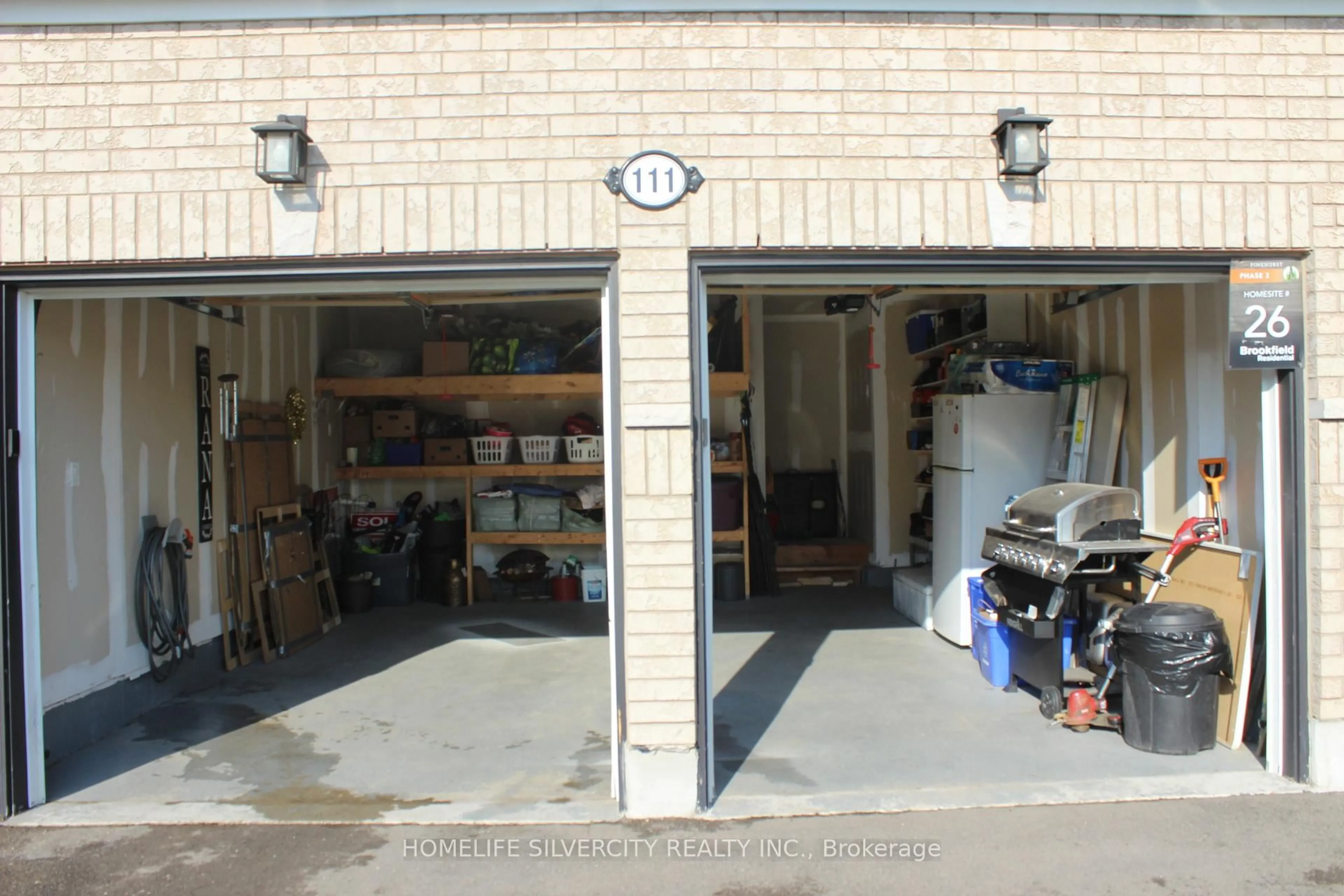 Indoor garage for 111 Oak Ave, Brant Ontario N3L 0J6