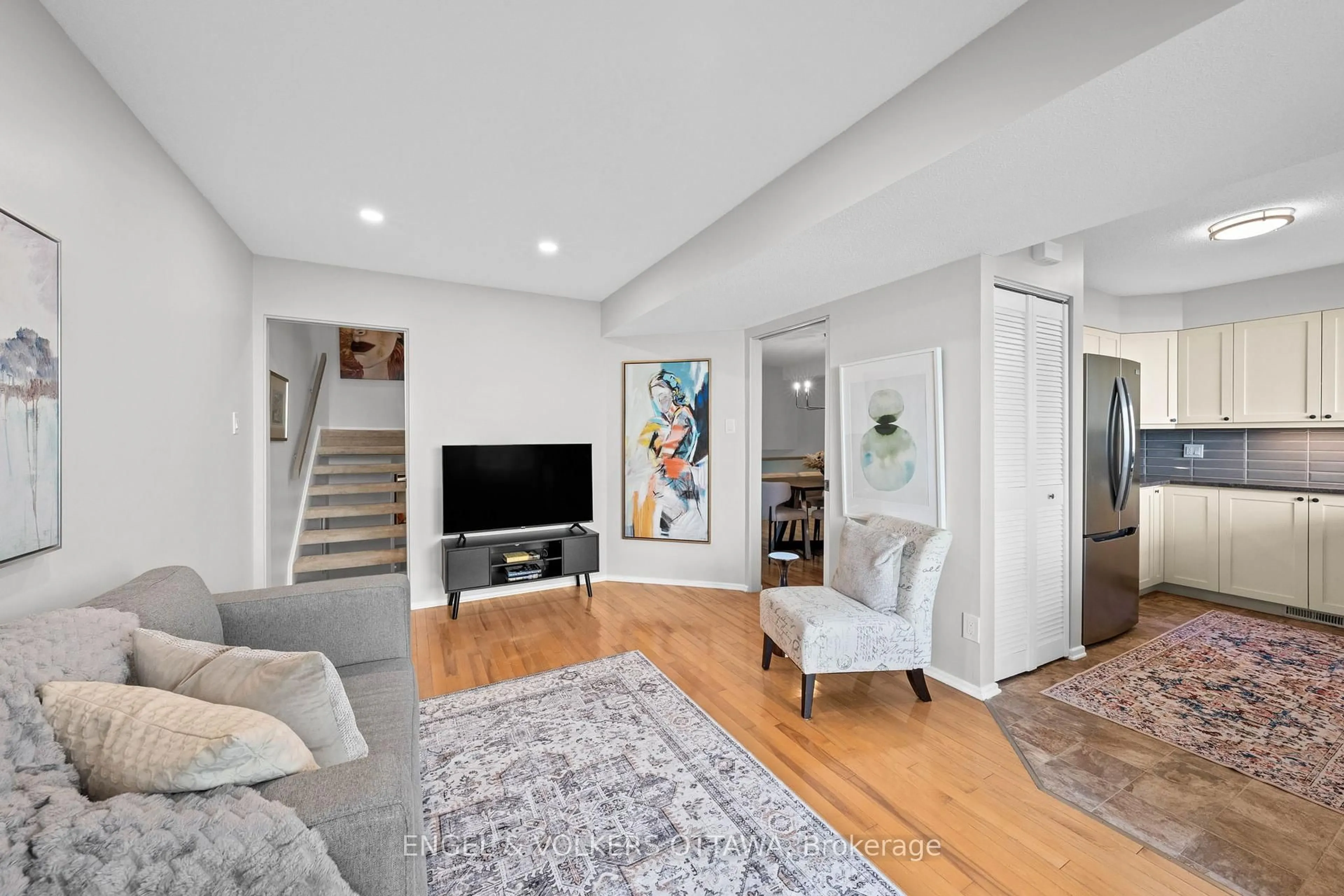Living room with furniture, unknown for 35 Belvedere Cres #35, Ottawa Ontario K1M 0E5