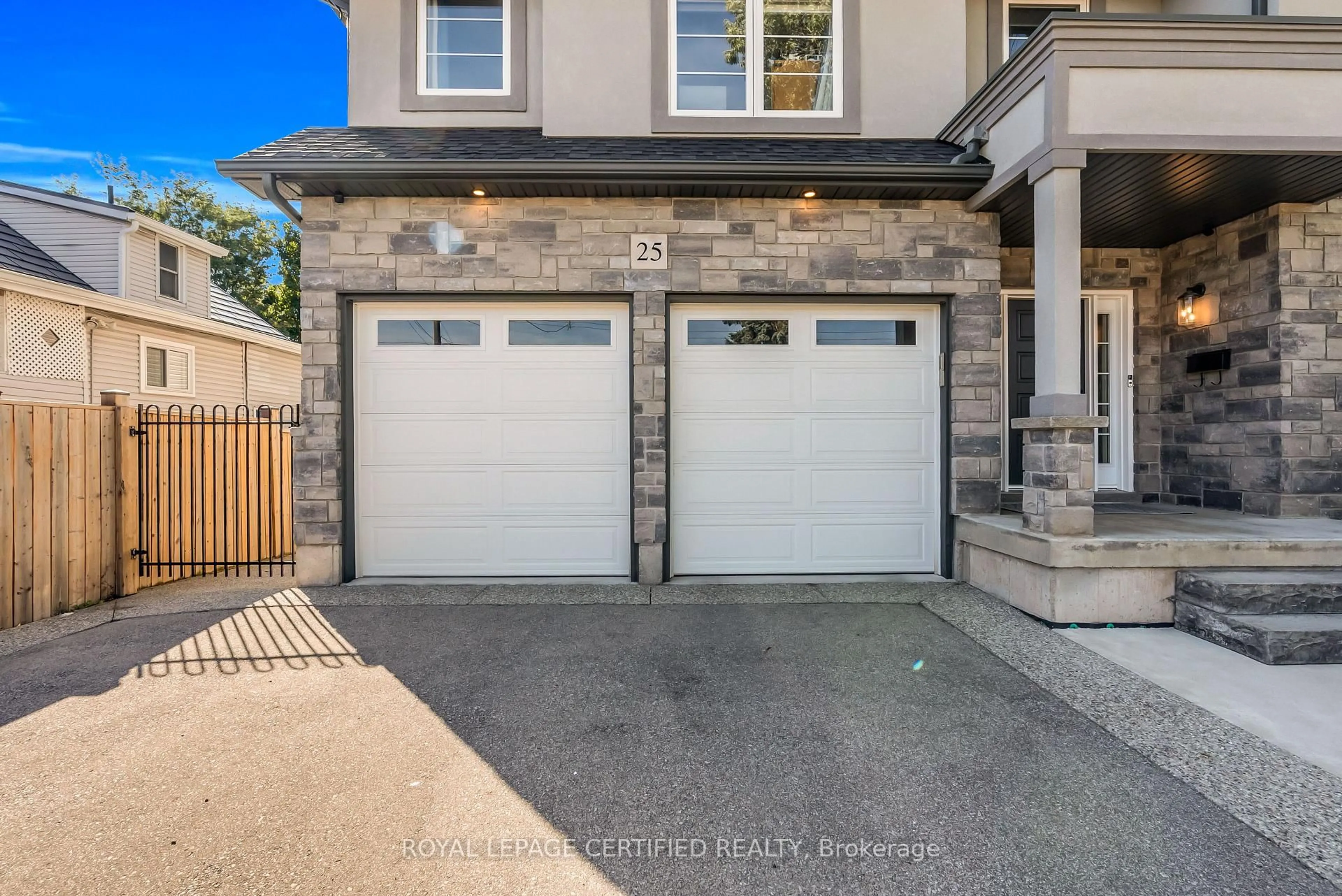 Indoor garage for 25 Chester Rd, Hamilton Ontario L8E 1X8