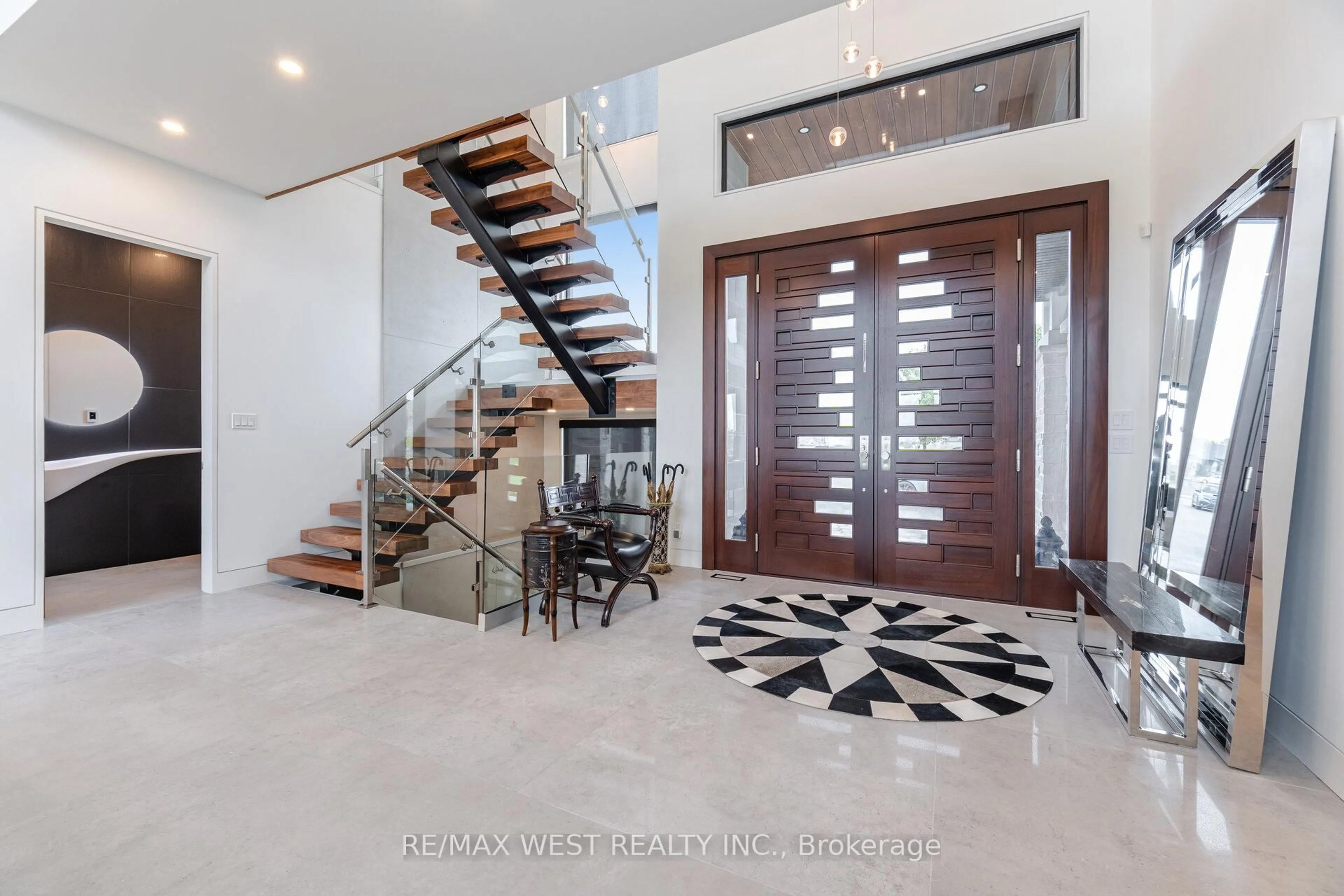 Indoor foyer for 83 Navigation Dr, Prince Edward County Ontario K8N 0G1