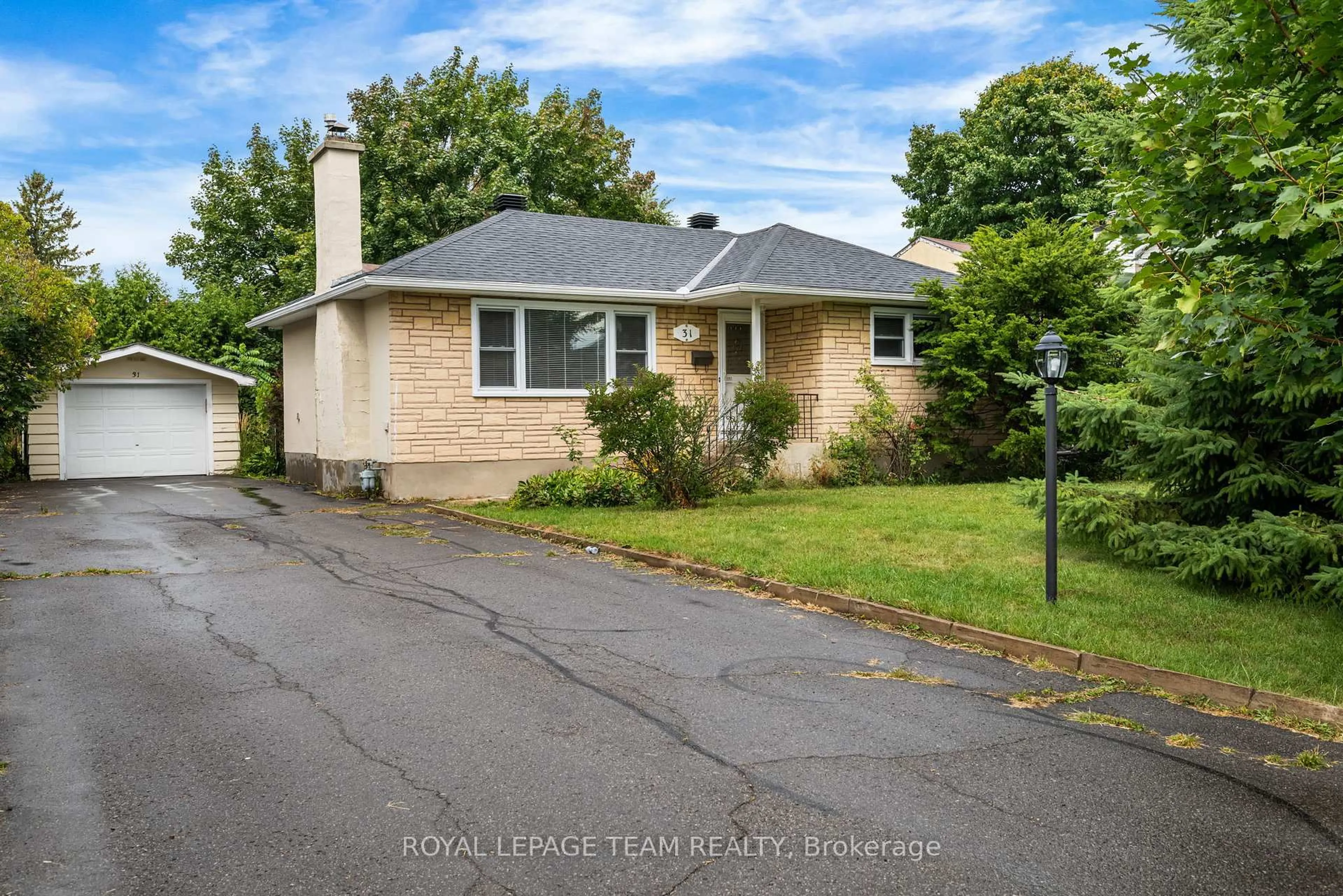 Unknown for 31 Savuto Way St, Ottawa Ontario K2G 2S9