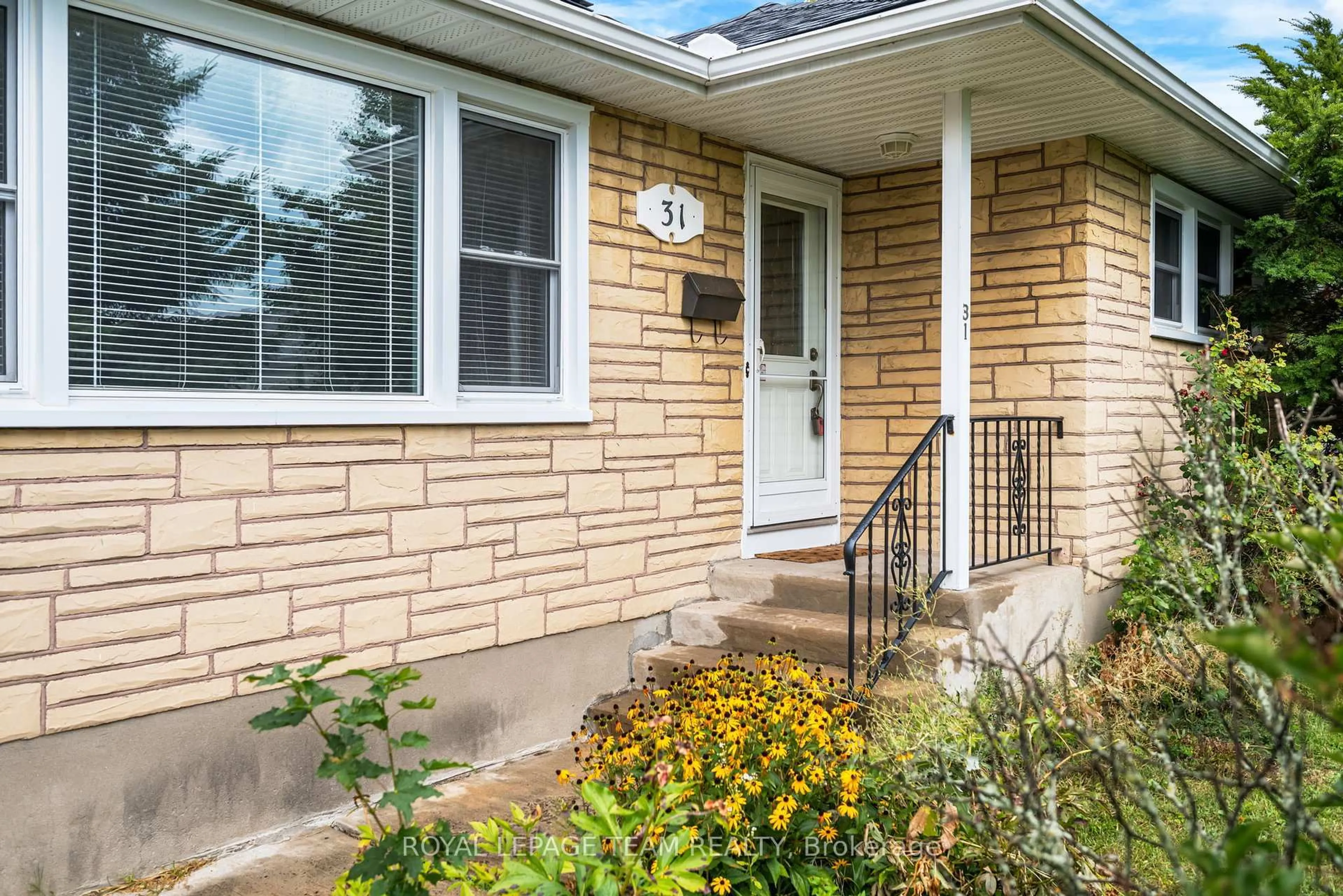 Home with brick exterior material, street for 31 Savuto Way St, Ottawa Ontario K2G 2S9