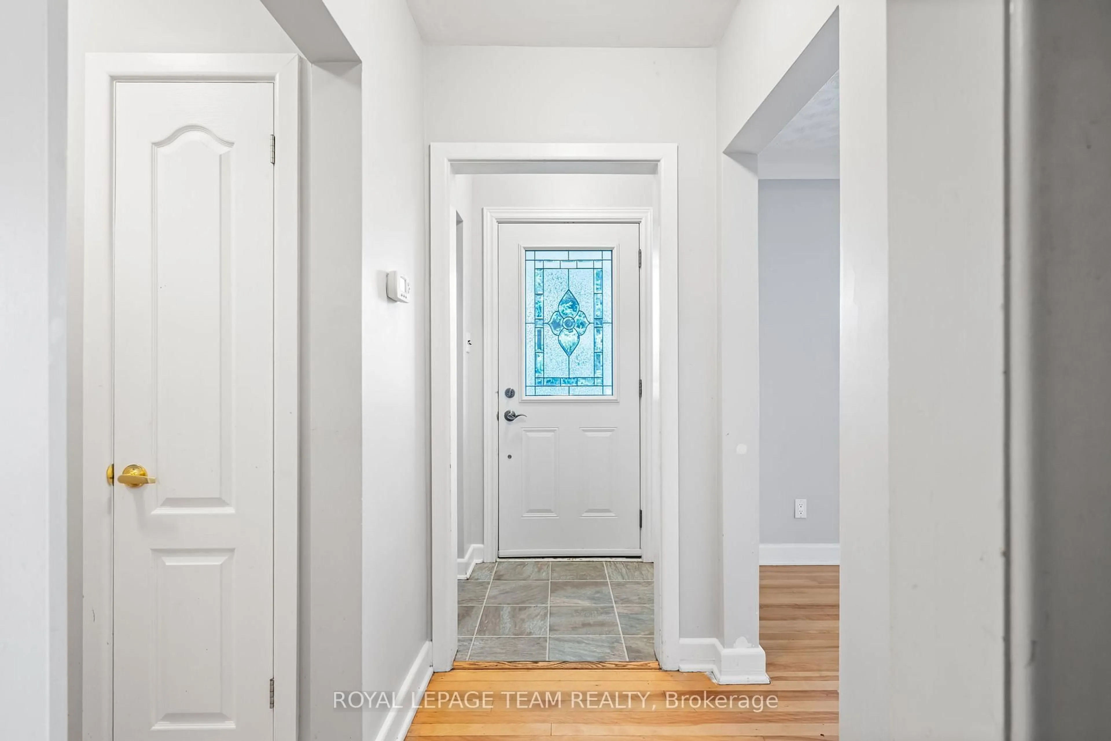 Indoor entryway for 31 Savuto Way St, Ottawa Ontario K2G 2S9