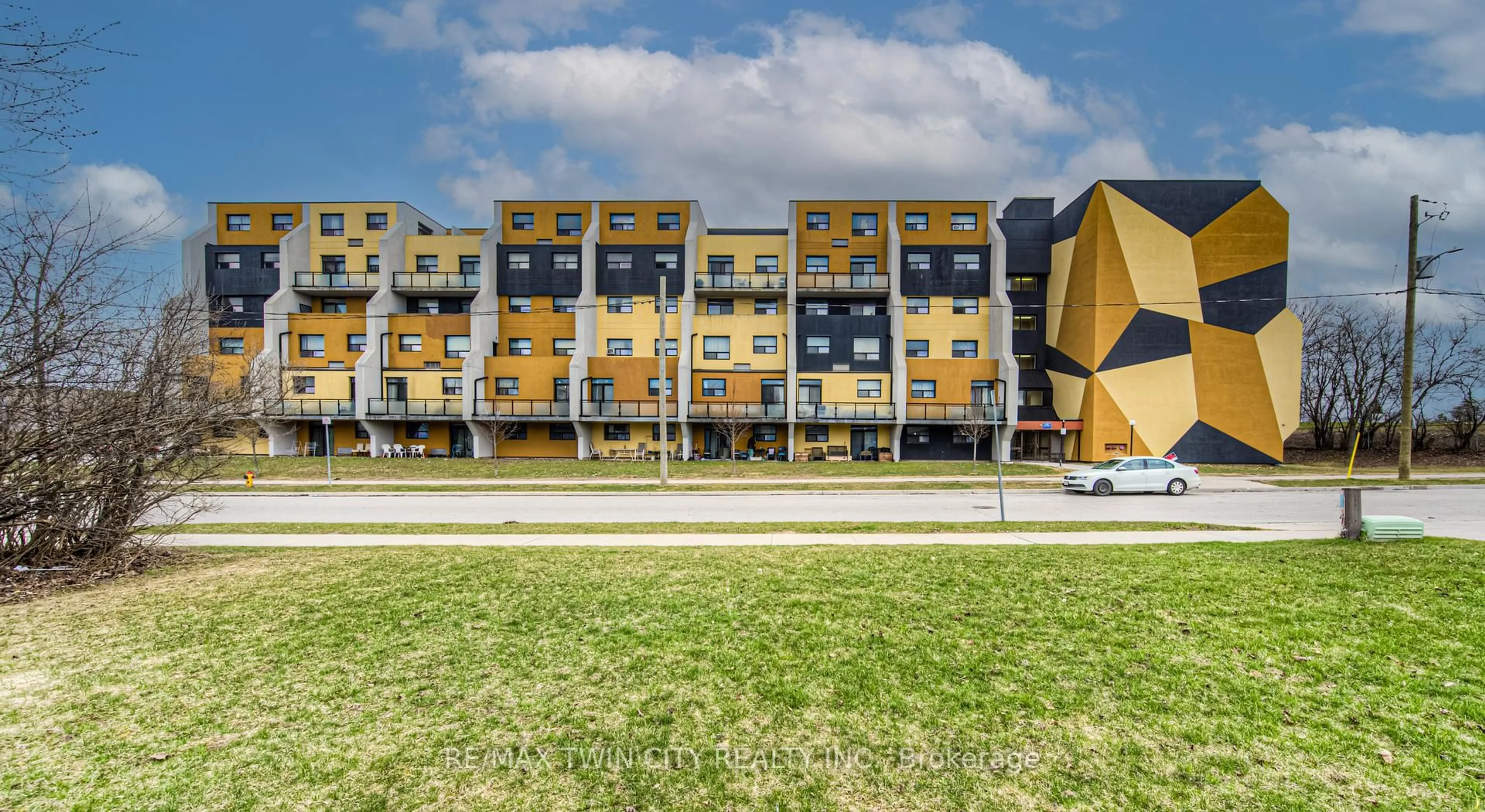 A pic from outside/outdoor area/front of a property/back of a property/a pic from drone, building for 185 Kehl St #214, Kitchener Ontario N2M 5B9