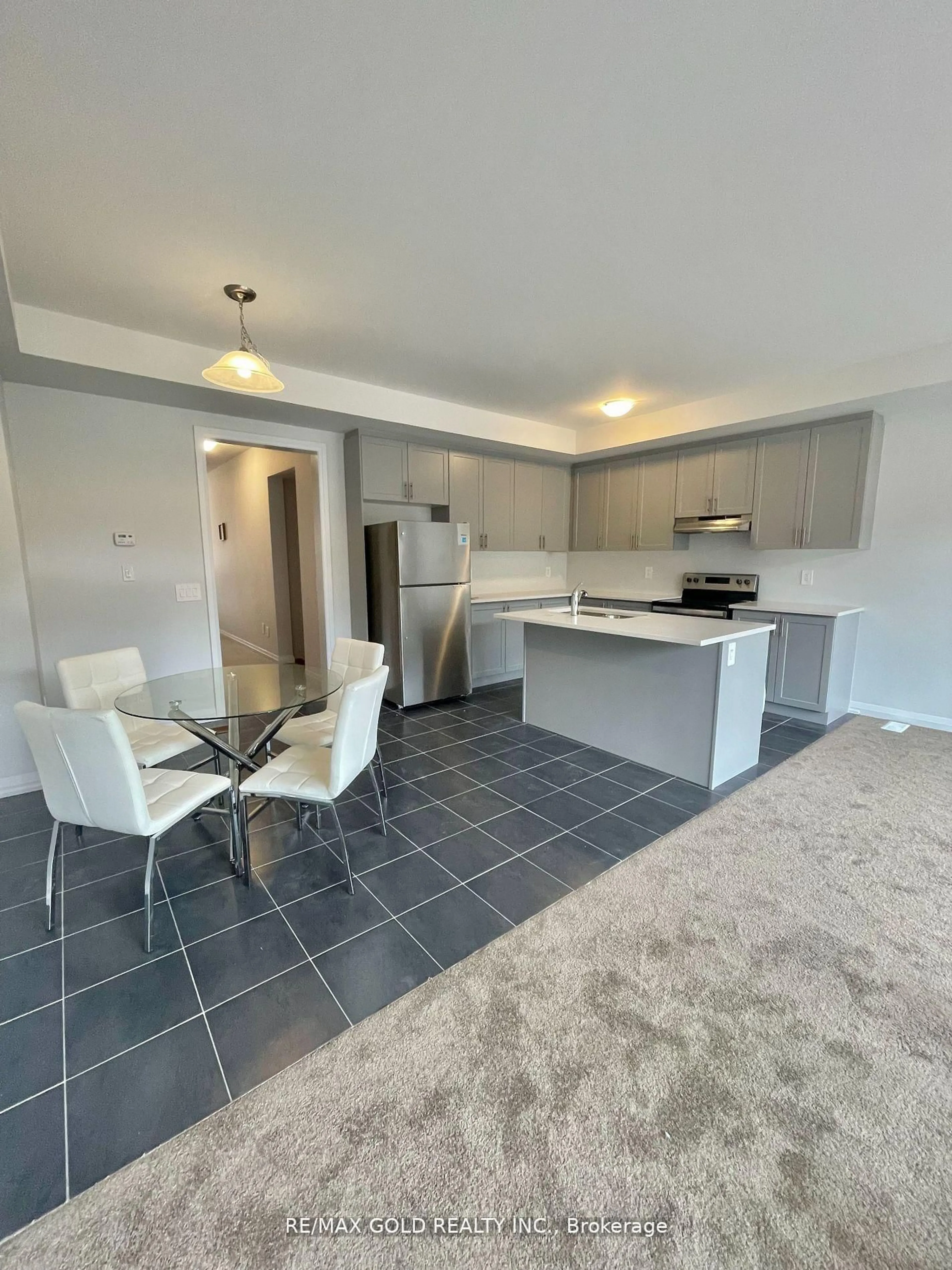 Open concept kitchen, unknown for 102 Corley St, Kawartha Lakes Ontario K9V 6C2