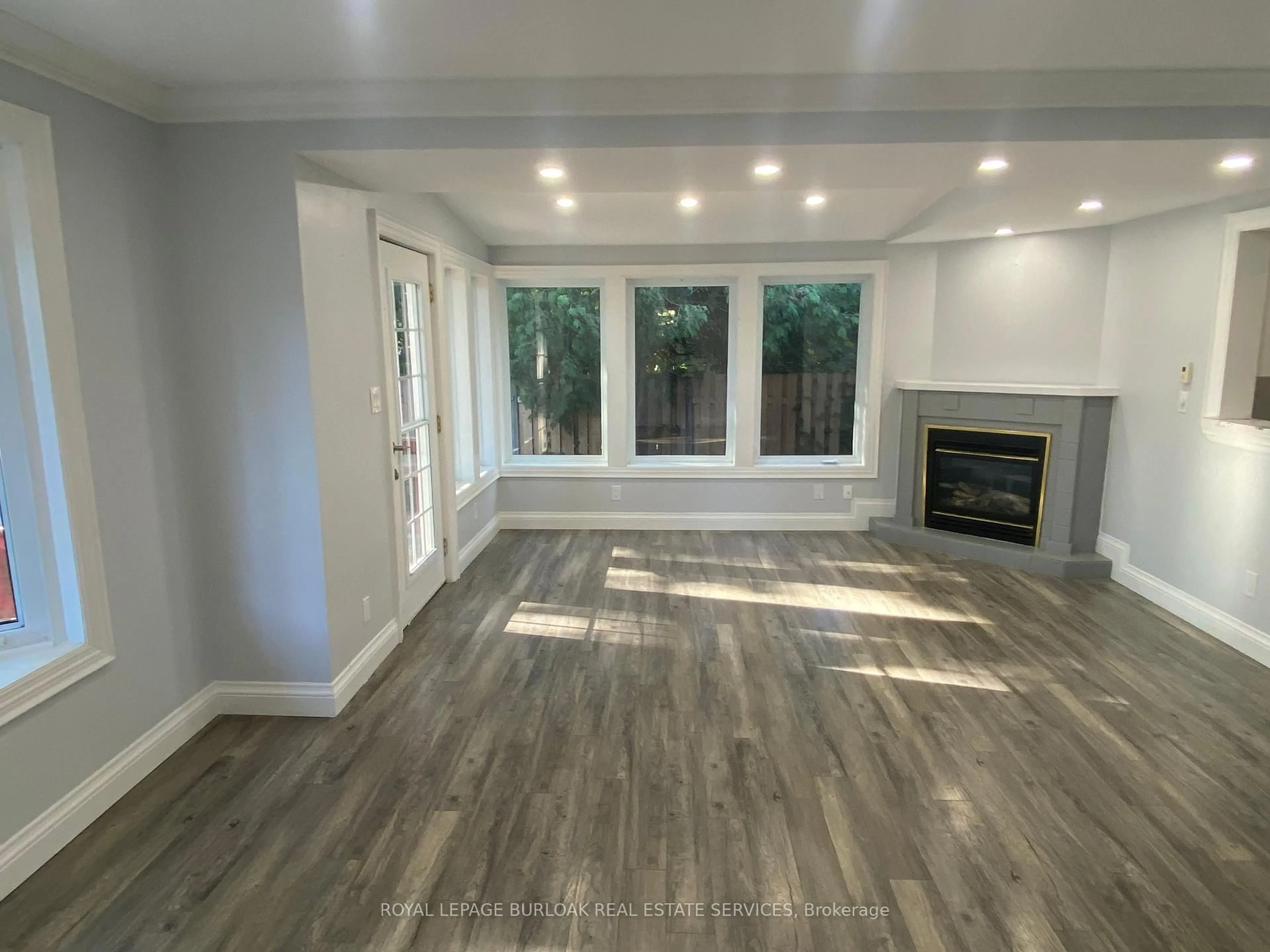 A pic of a room for 40 Kerman Ave, Grimsby Ontario L3M 3W5