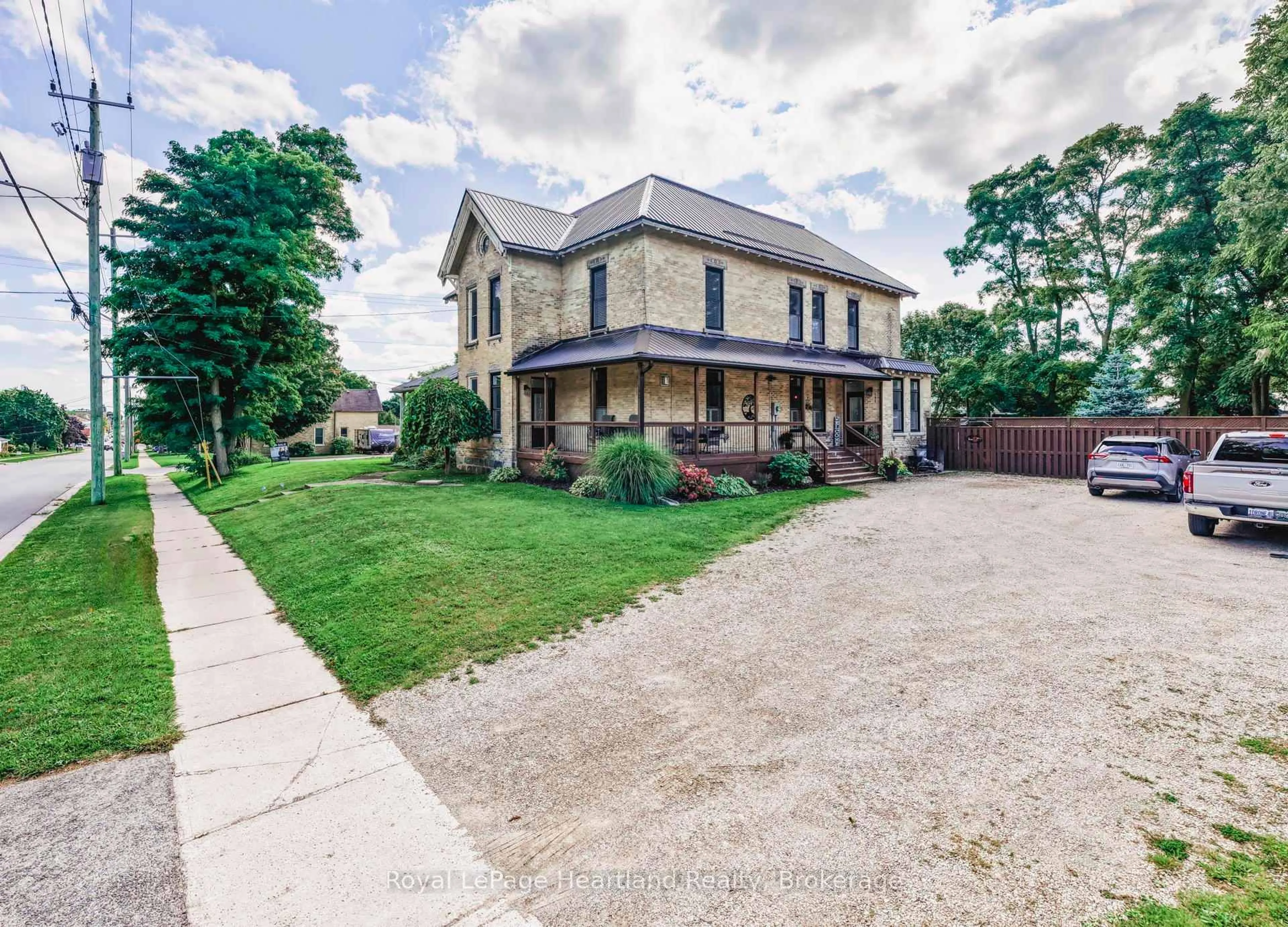 A pic from outside/outdoor area/front of a property/back of a property/a pic from drone, street for 192 Albert St, Central Huron Ontario N0M 1L0