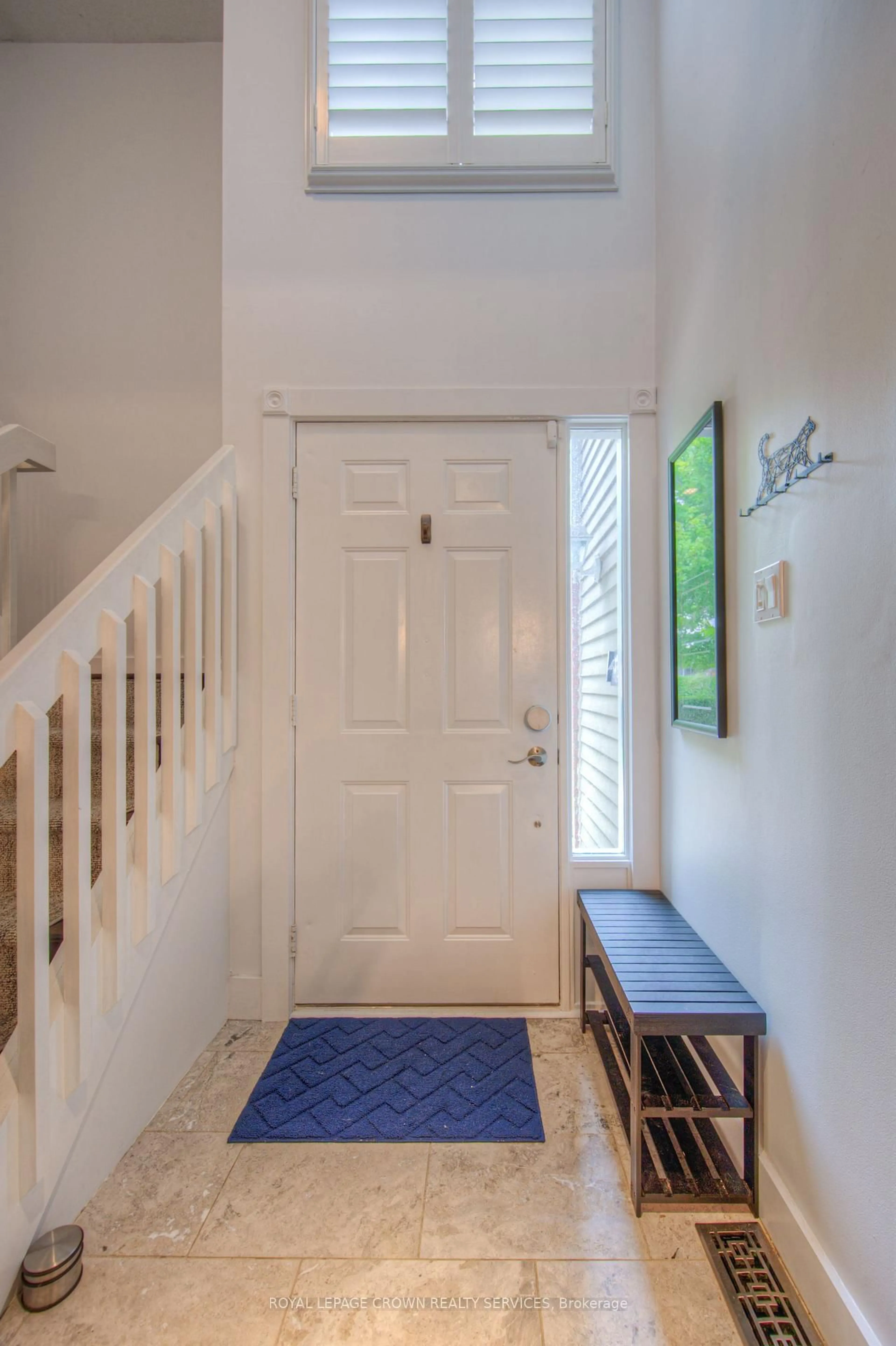 Indoor entryway for 313 George St #4, Cambridge Ontario N1S 4X6