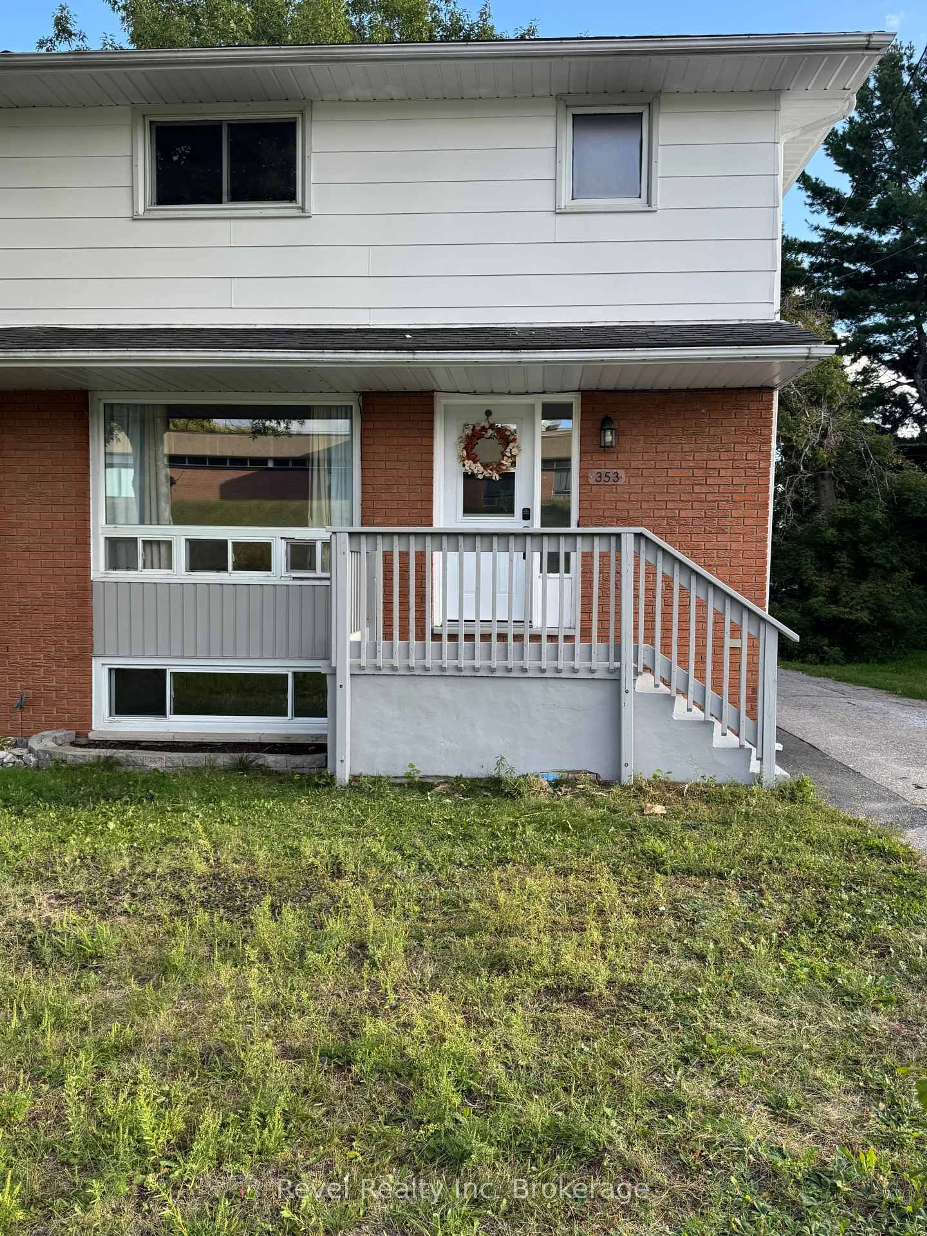 Home with vinyl exterior material, street for 353 Ski Club Rd, North Bay Ontario P1B 7R3