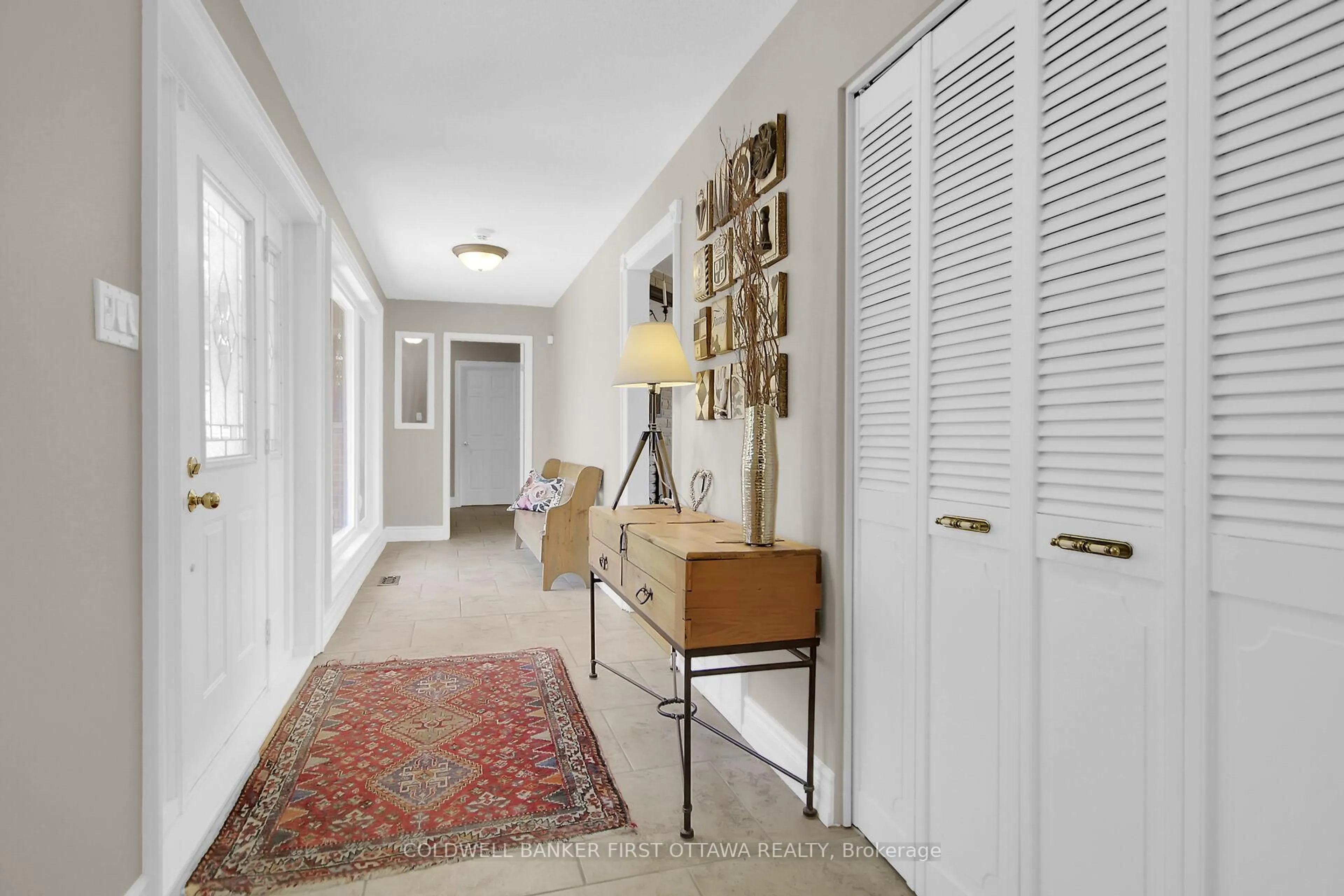 Indoor entryway for 5937 Rideau Valley Dr, Manotick Ontario K4M 1B3