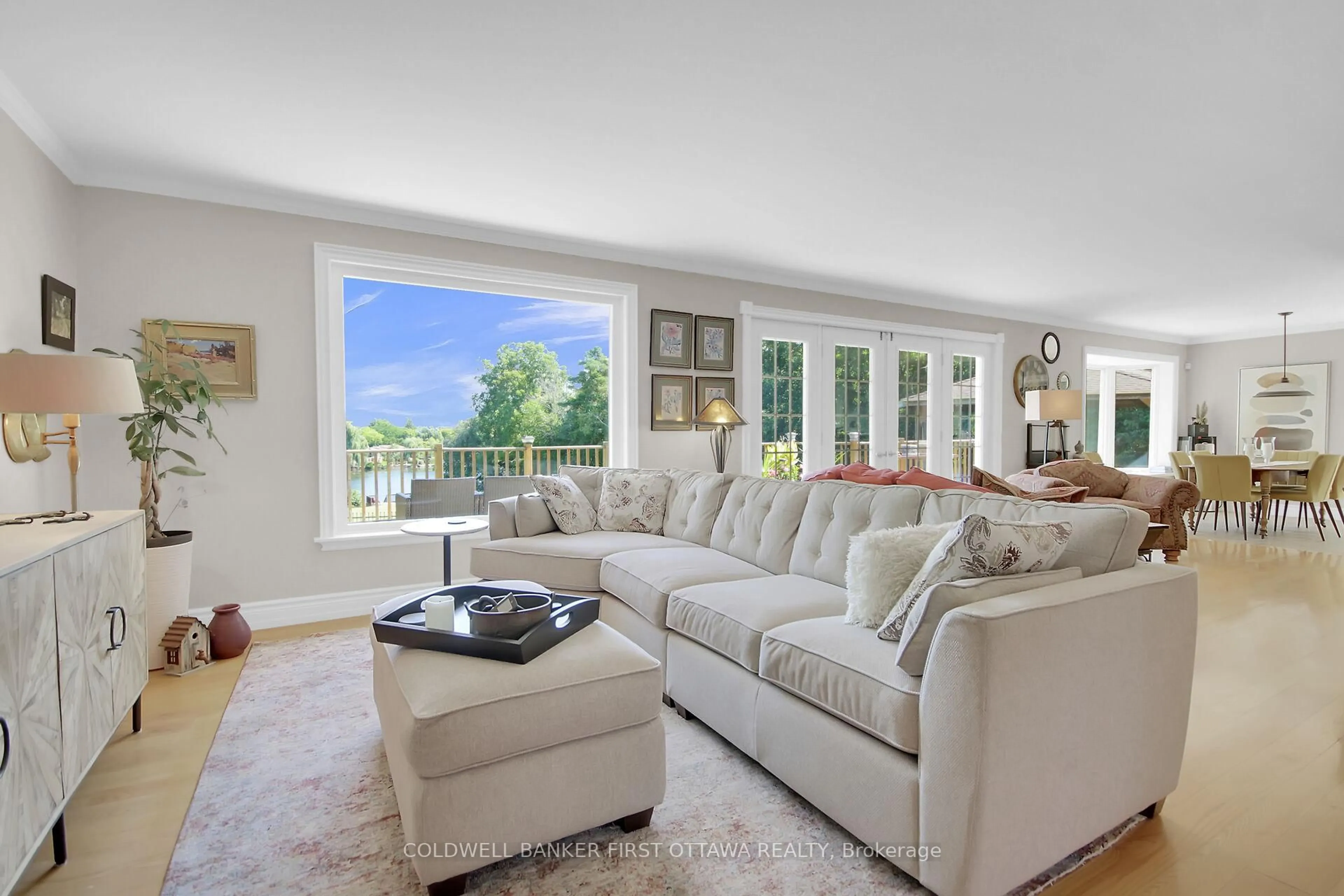 Living room with furniture, unknown for 5937 Rideau Valley Dr, Manotick Ontario K4M 1B3