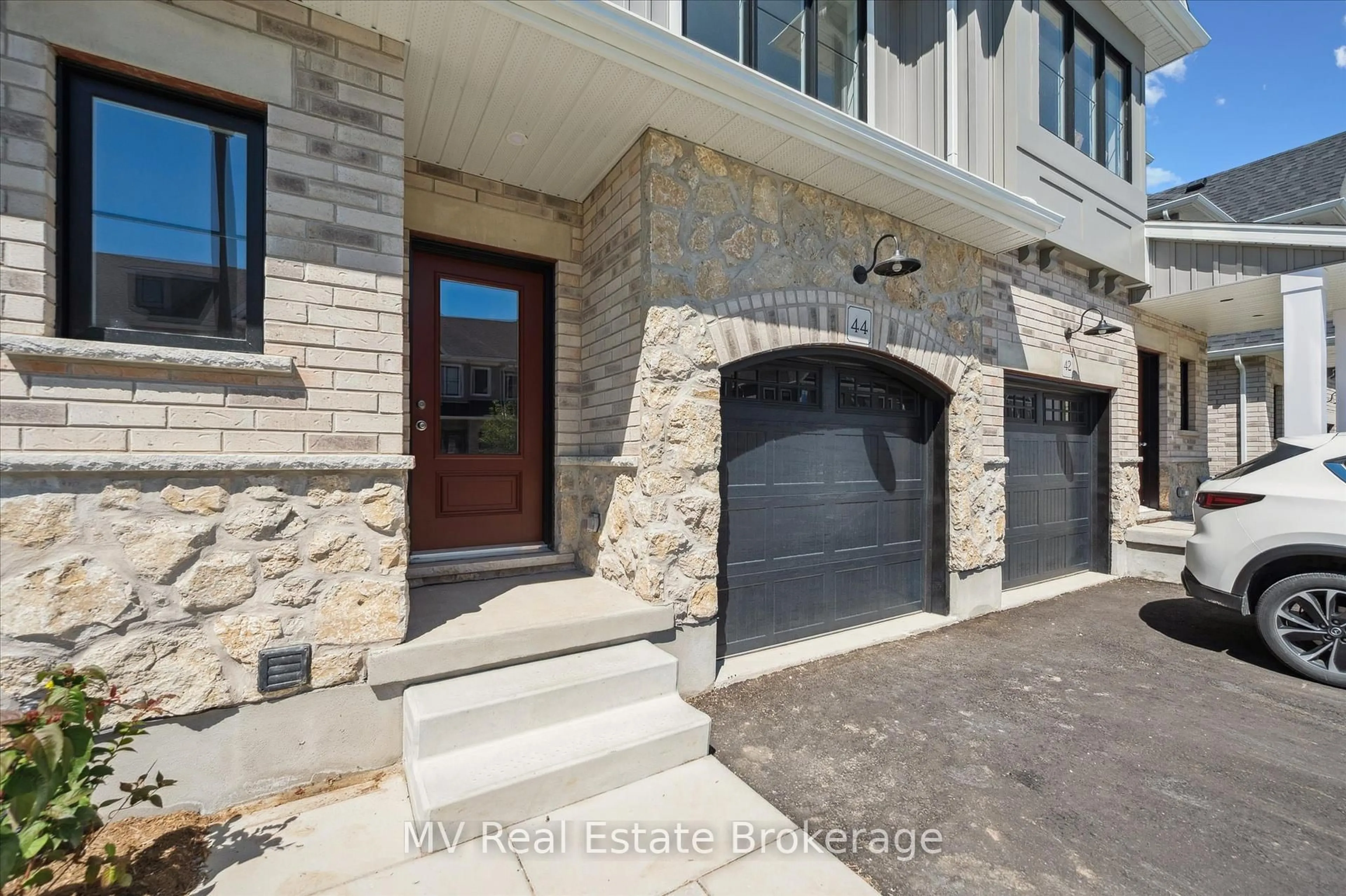 Unknown for 44 Fieldstone Lane Private, Centre Wellington Ontario N0B 1S0
