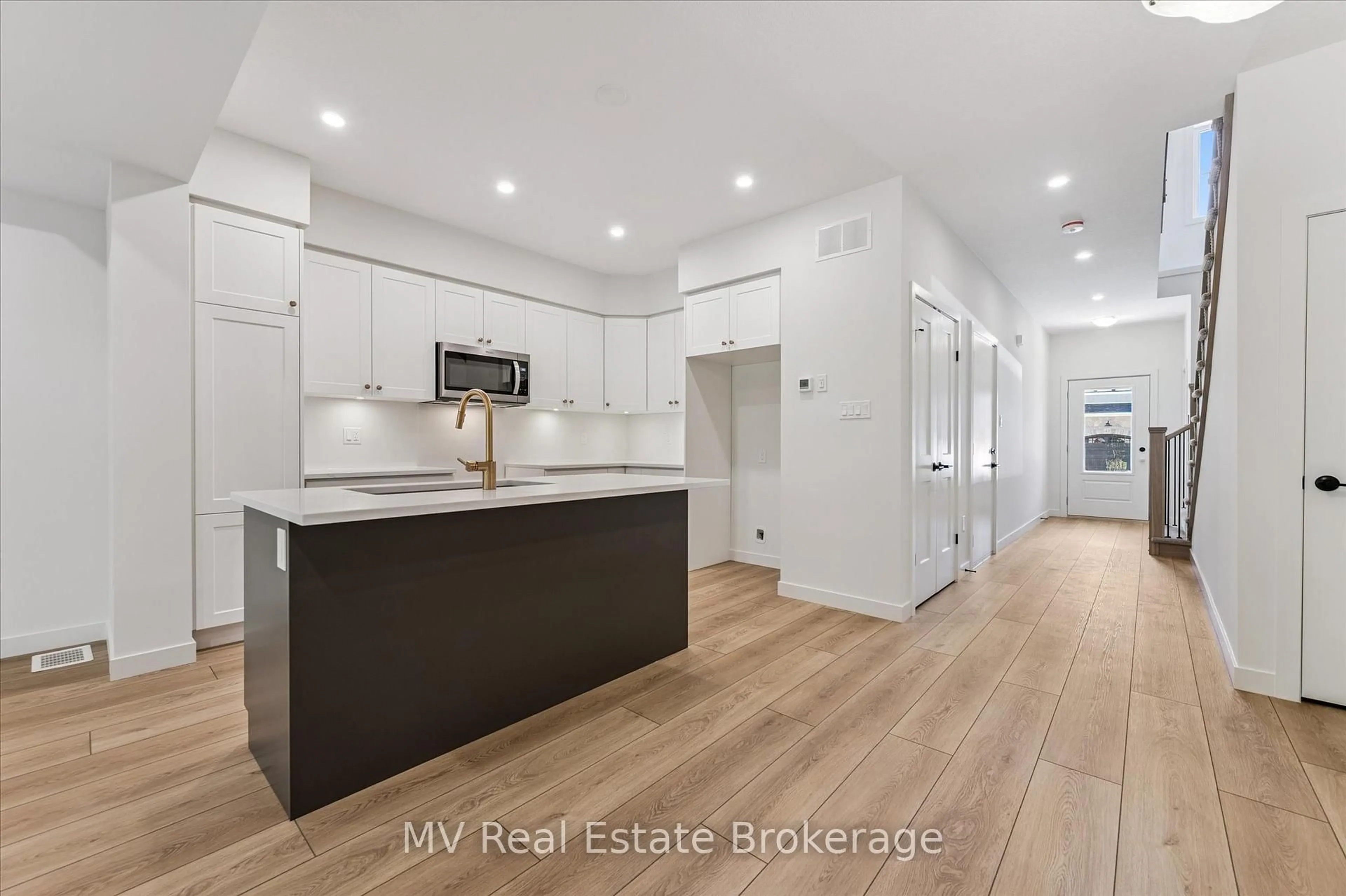 Open concept kitchen, unknown for 44 Fieldstone Lane Private, Centre Wellington Ontario N0B 1S0