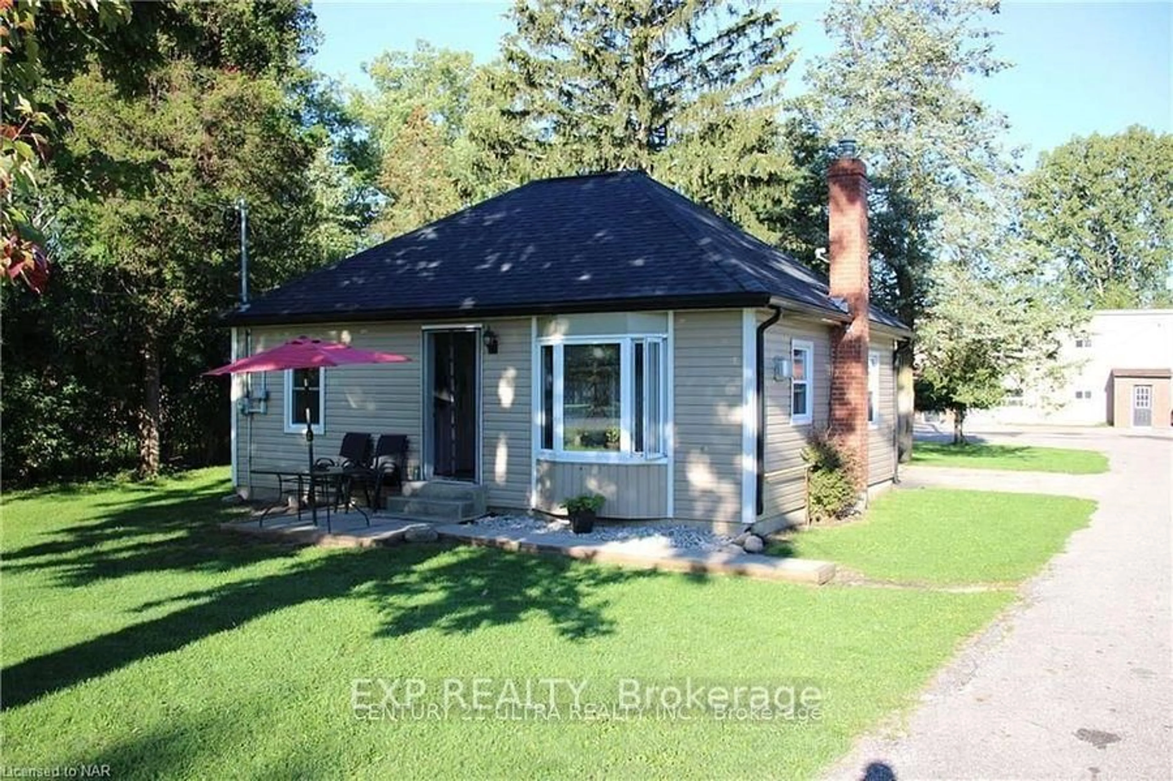 Home with vinyl exterior material, street for 172 Diltz Rd, Haldimand Ontario N1A 2V8