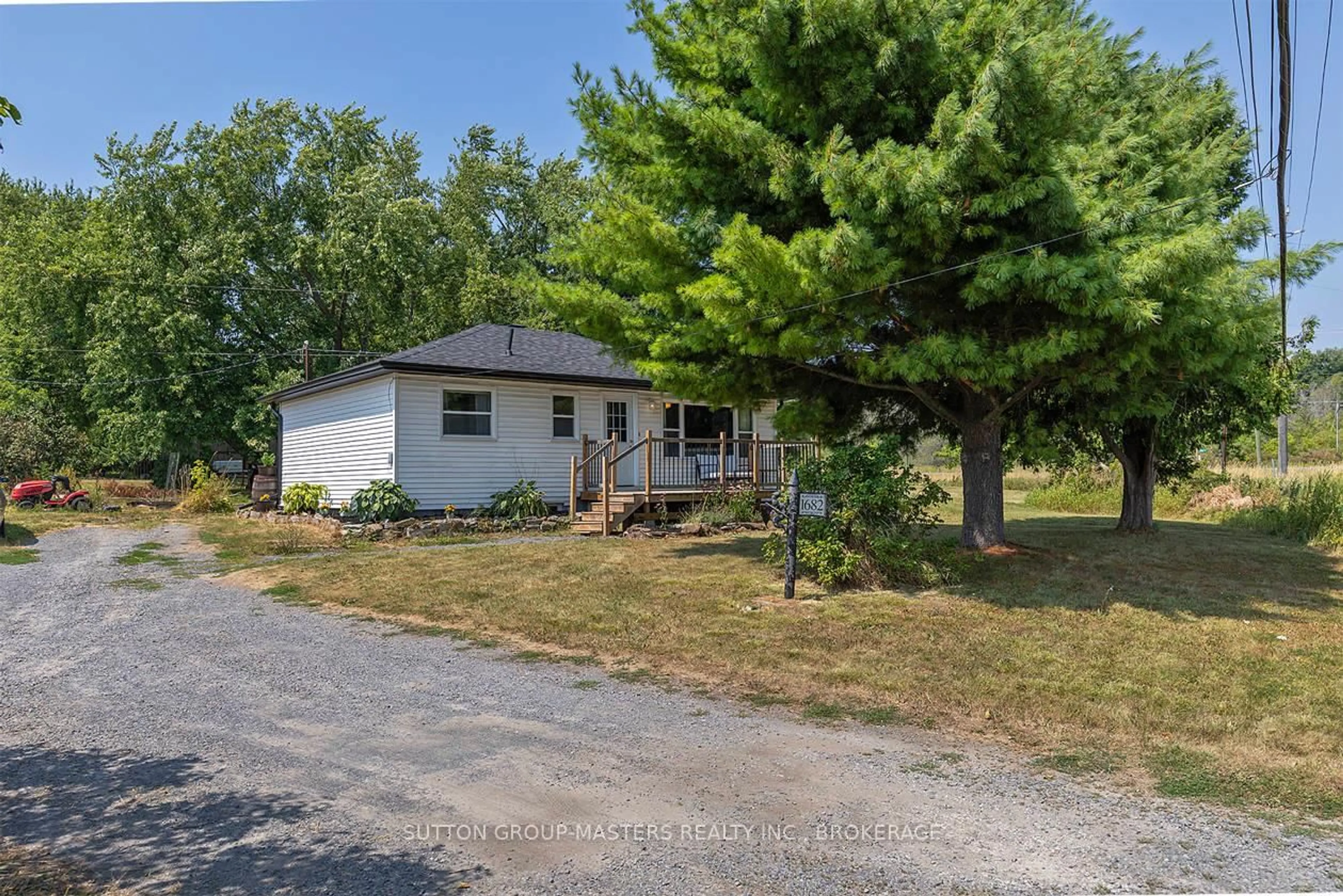 A pic from outside/outdoor area/front of a property/back of a property/a pic from drone, unknown for 1682 Joyceville Rd, Kingston Ontario K7L 4V1