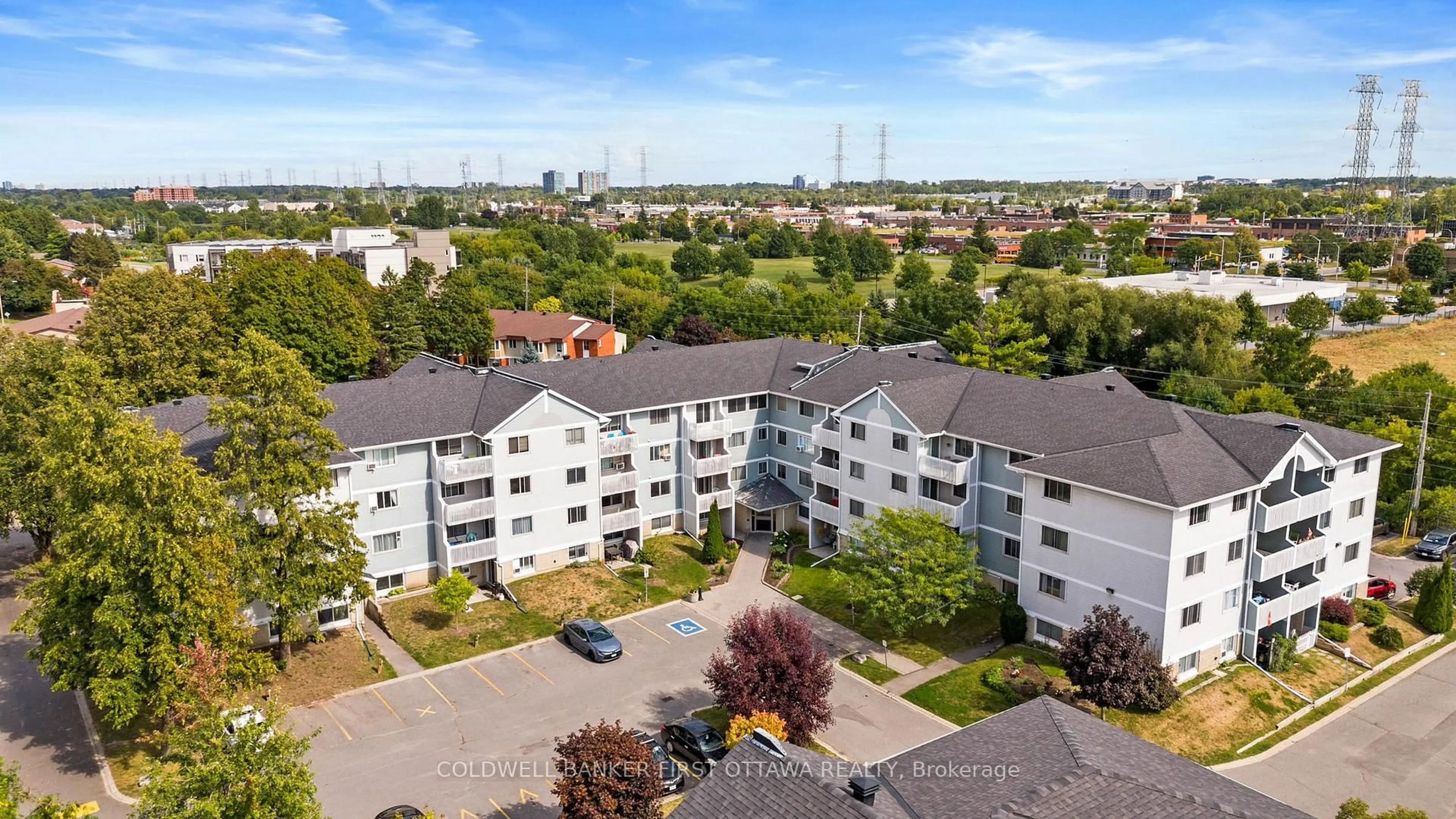 A pic from outside/outdoor area/front of a property/back of a property/a pic from drone, city buildings view from balcony for 216 Viewmount Dr #400, Ottawa Ontario K2E 7X4