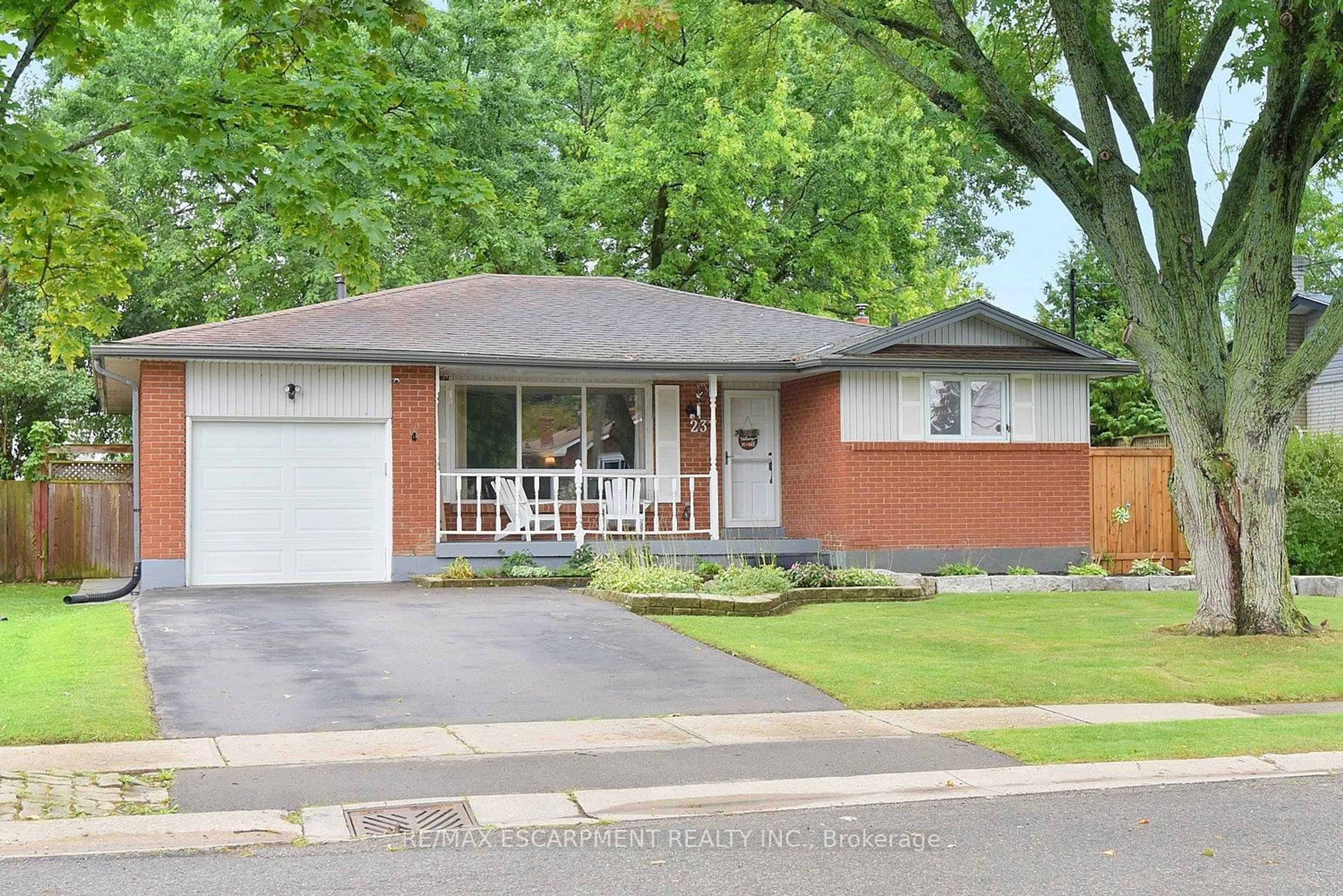 Home with brick exterior material, street for 237 Mac Crae Dr, Haldimand Ontario N3W 1K5